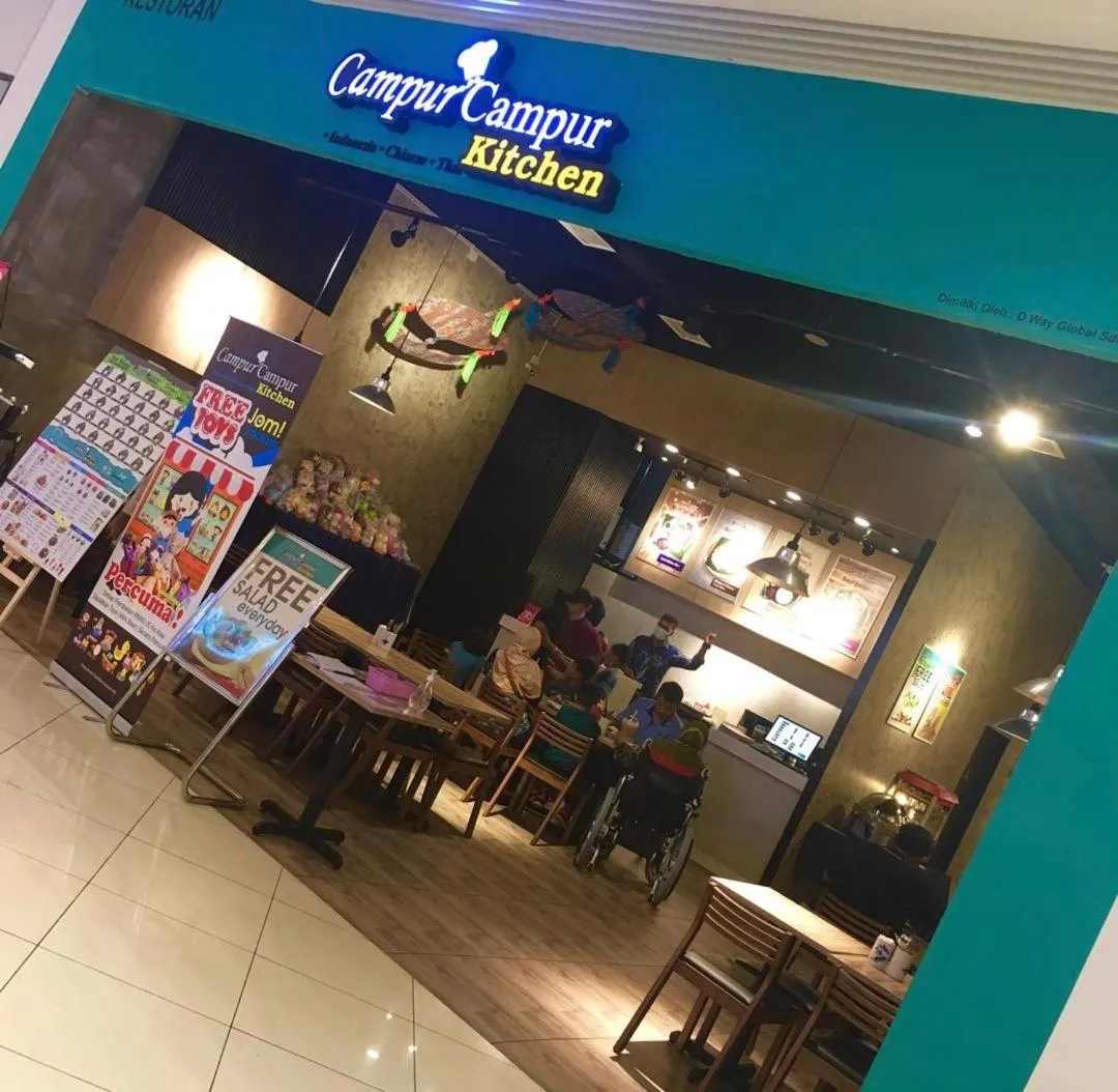 Restaurant/places to eat in MesaHill Homestay, Nilai by S&T Homez