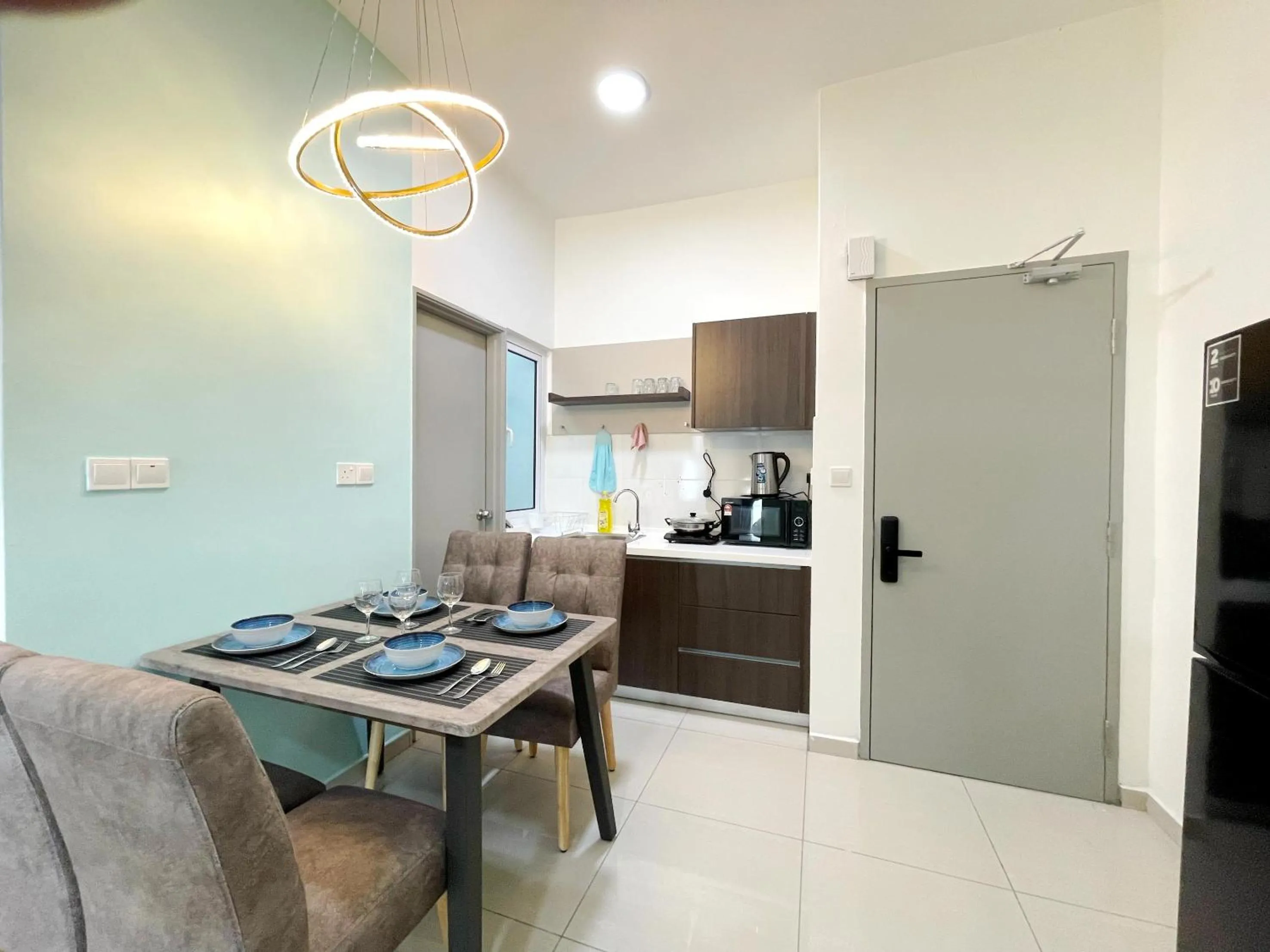 Dining area in MesaHill Homestay, Nilai by S&T Homez