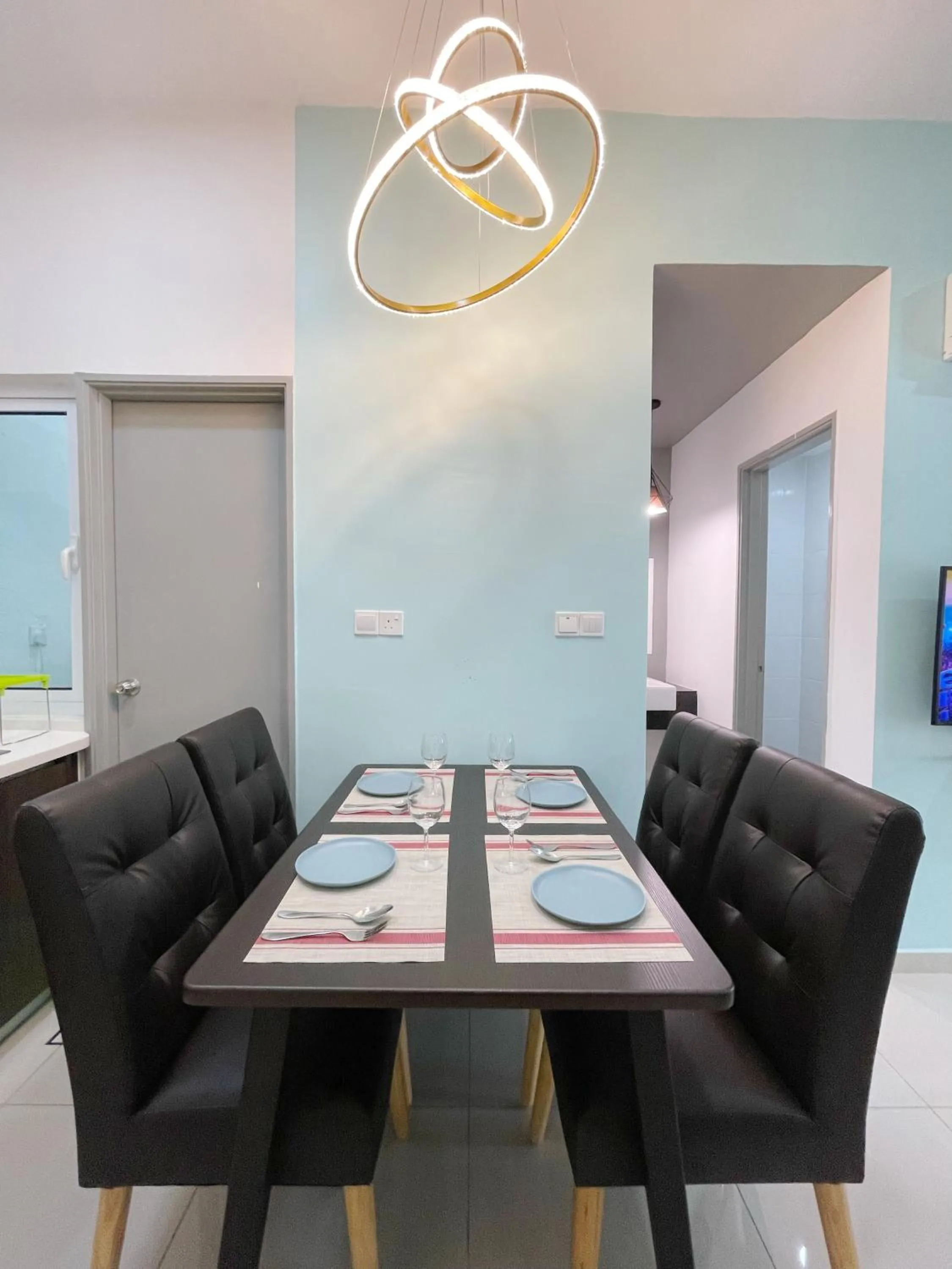Dining area in MesaHill Homestay, Nilai by S&T Homez