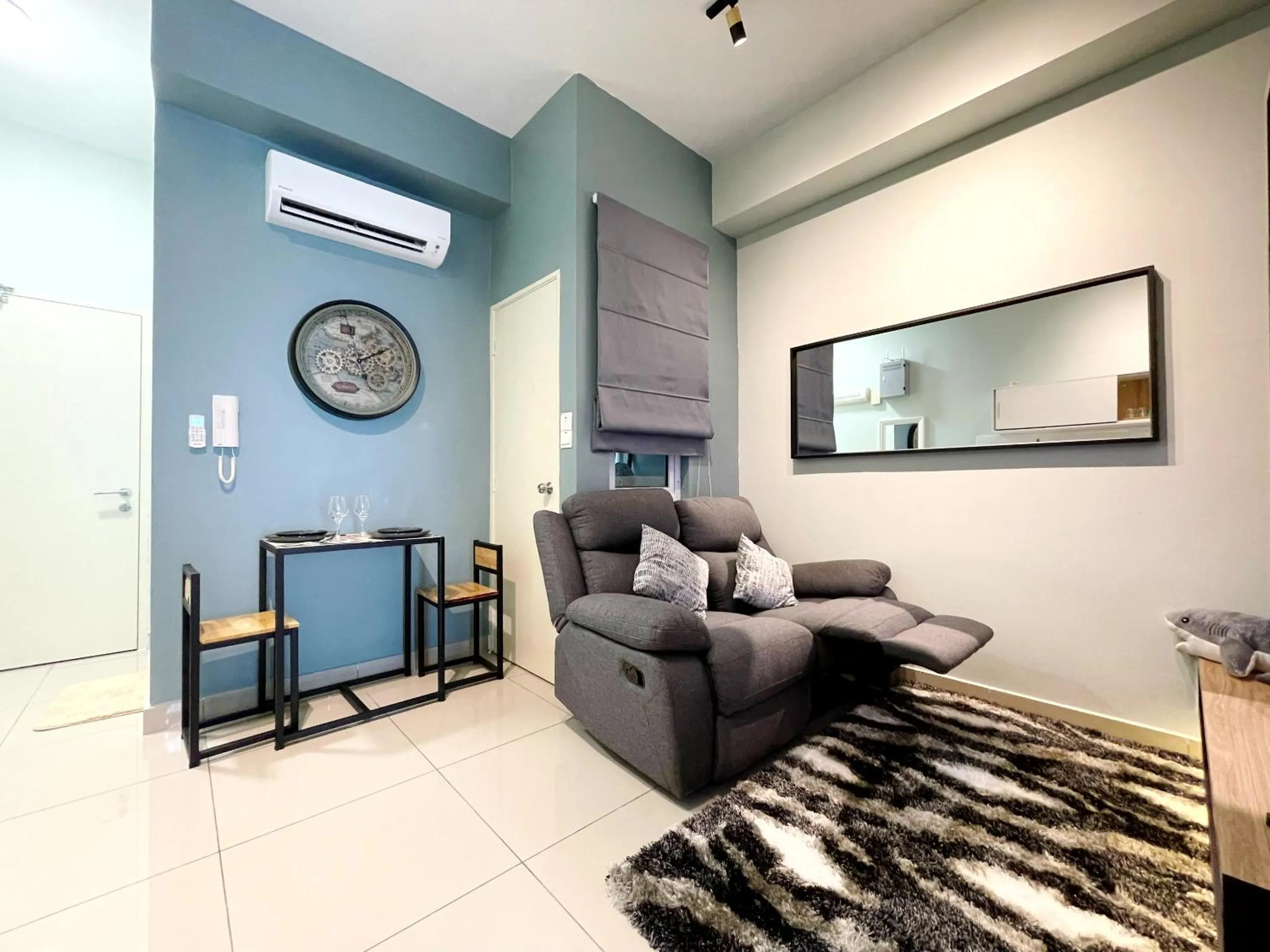 Living room in MesaHill Homestay, Nilai by S&T Homez