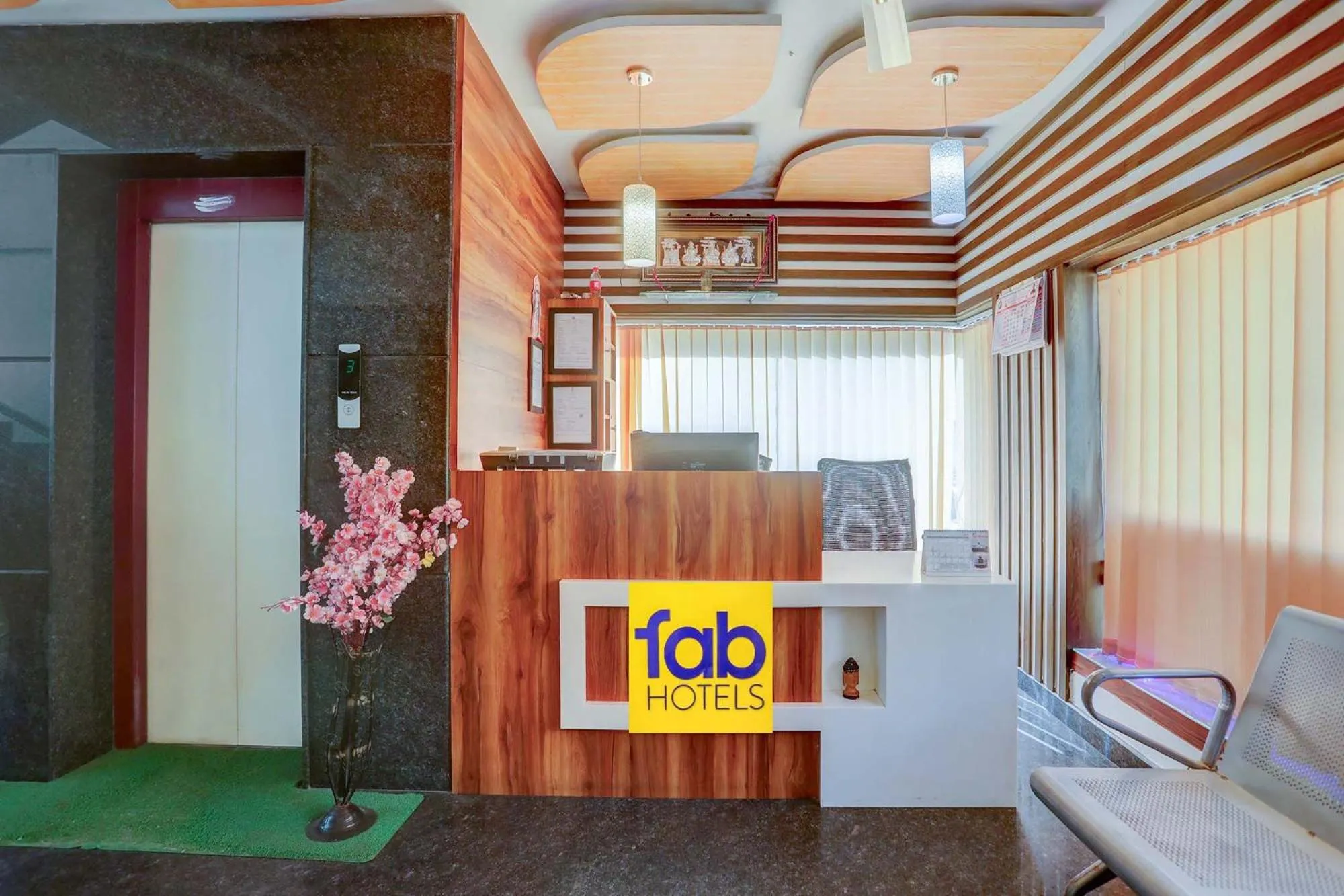 Lobby or reception in Hotel Royal Suites - Yeshwanthpur