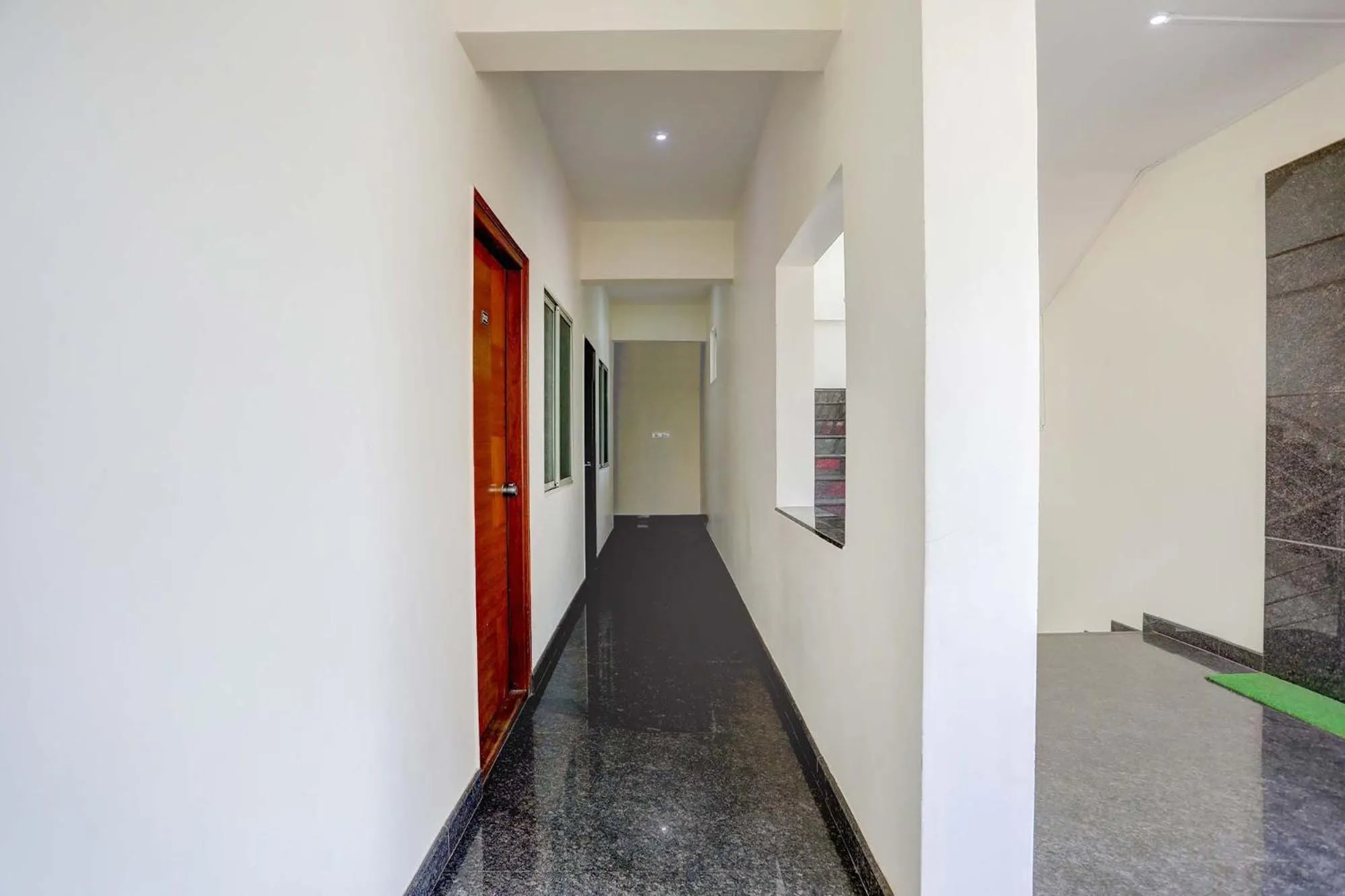 Lobby or reception in Hotel Royal Suites - Yeshwanthpur