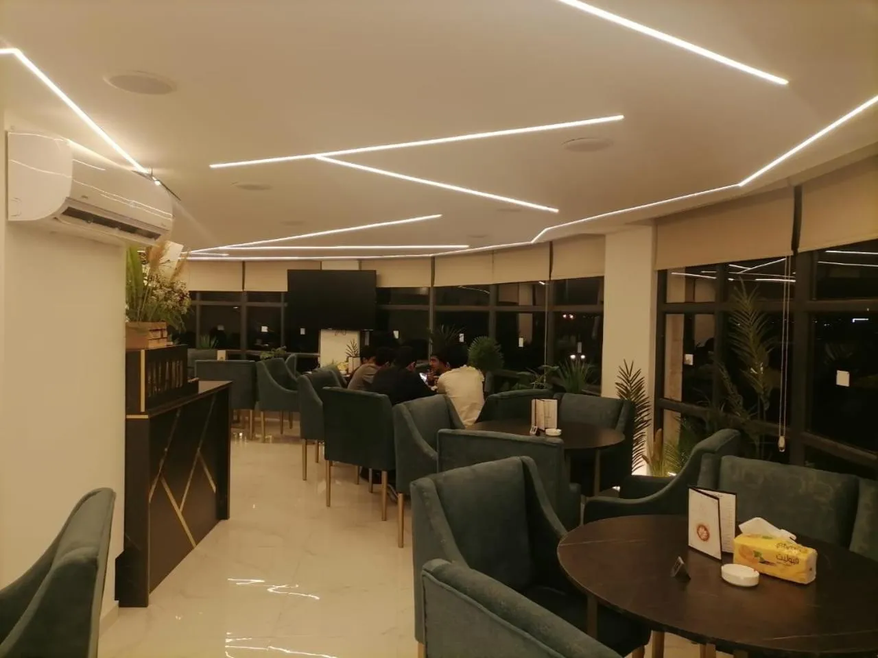 Restaurant/places to eat in Durrat Al Israa