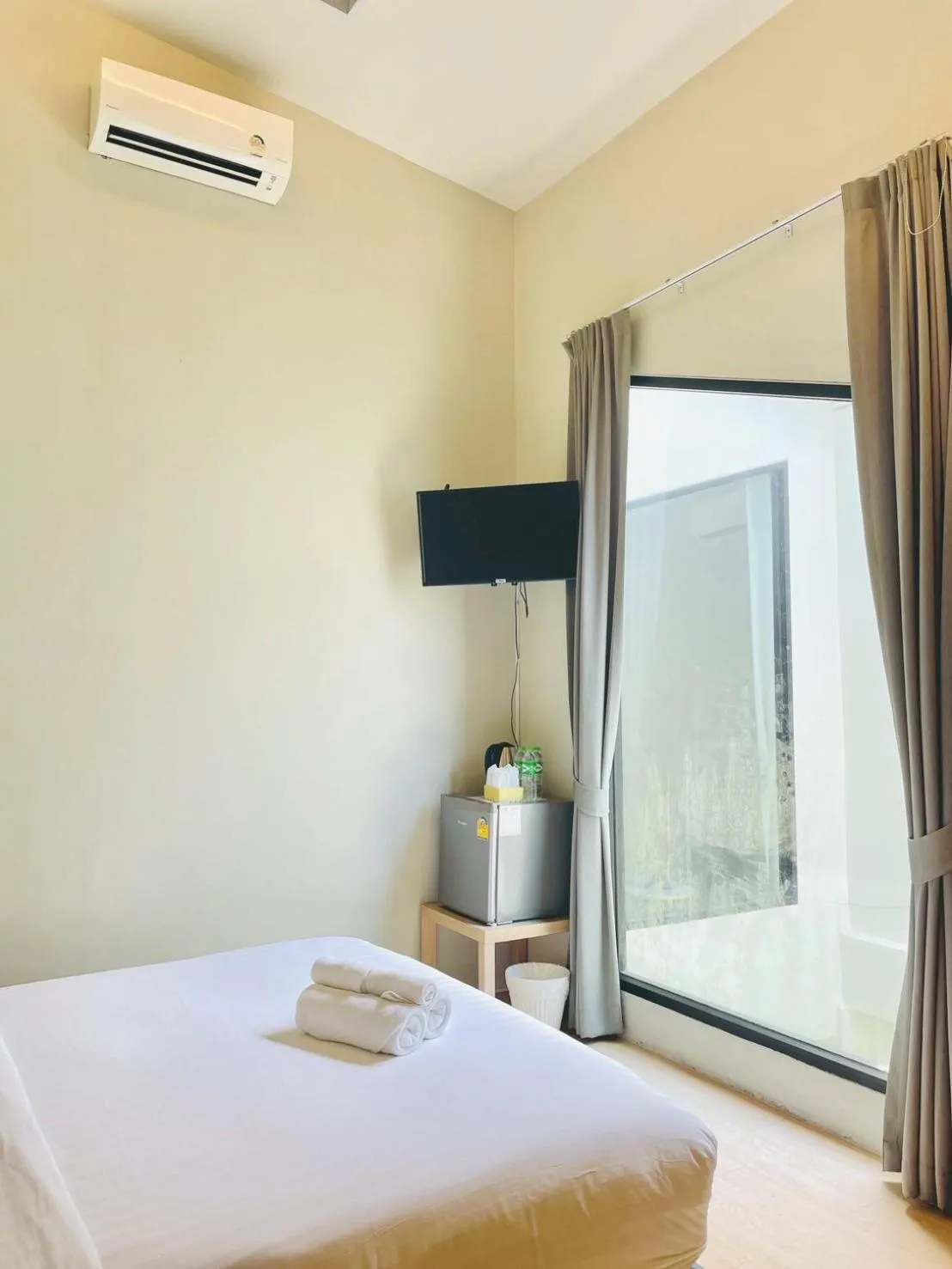 Photo of the whole room, Bed in THE BELONG BOUTIQUE HOTEL