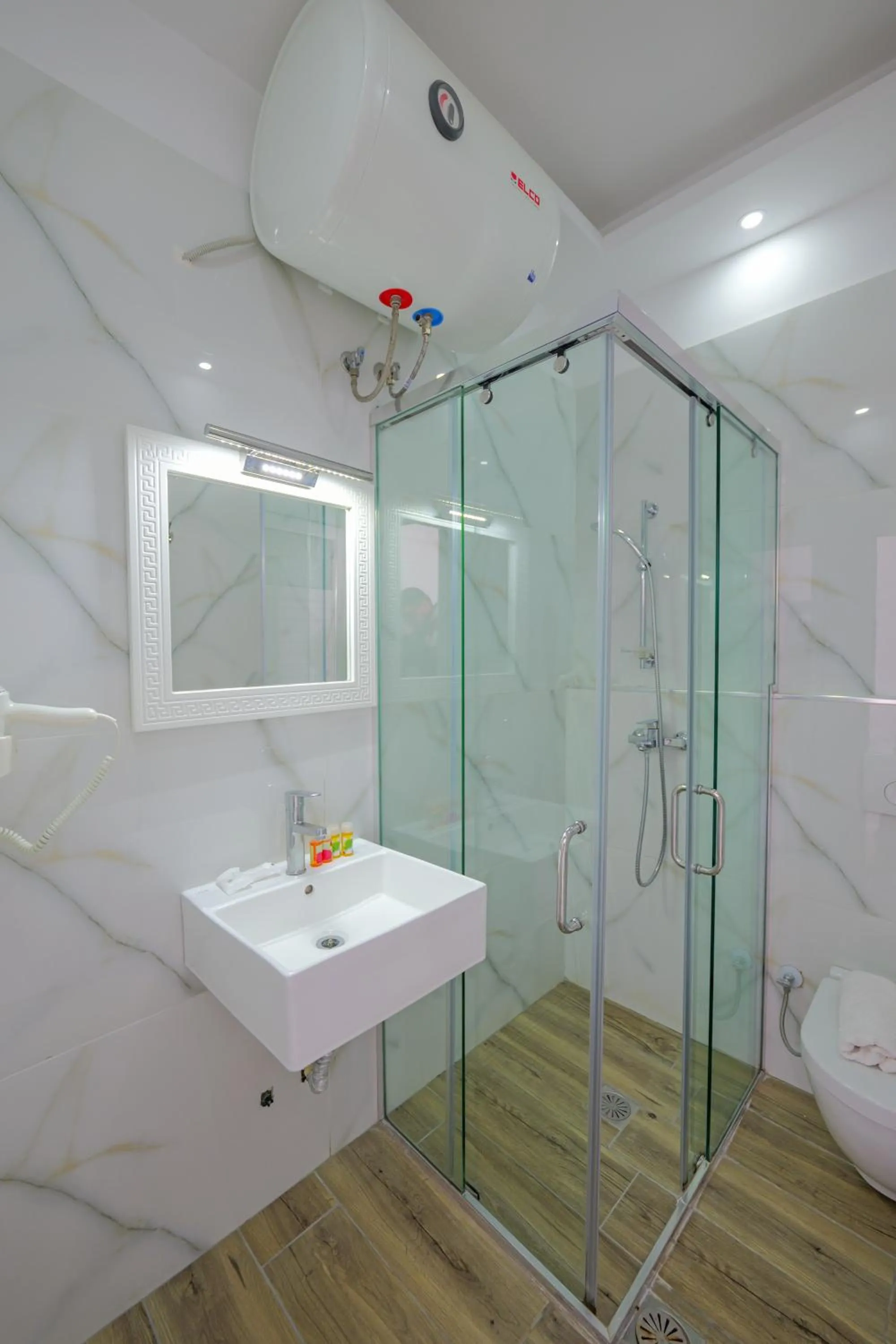 Shower in Hotel Iliria