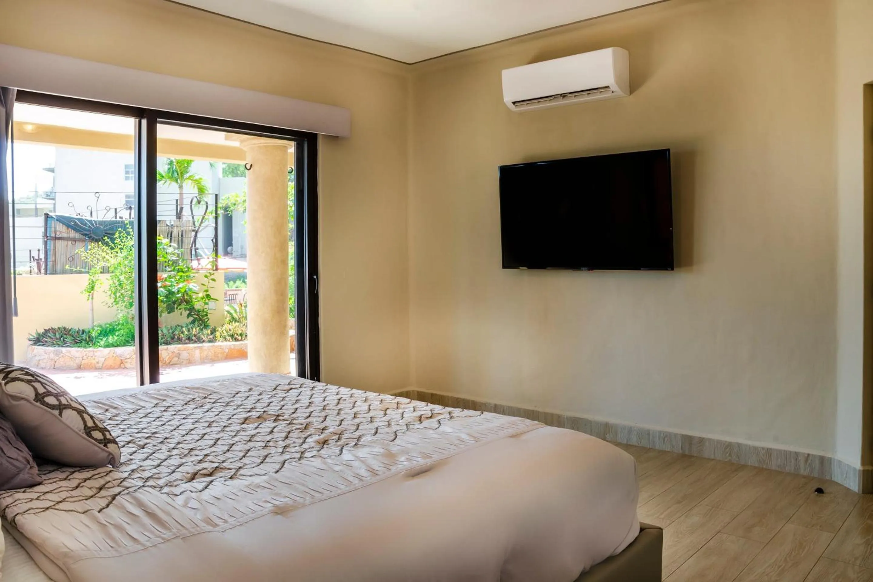 Bedroom, Bed in Castillo Blarney Inn