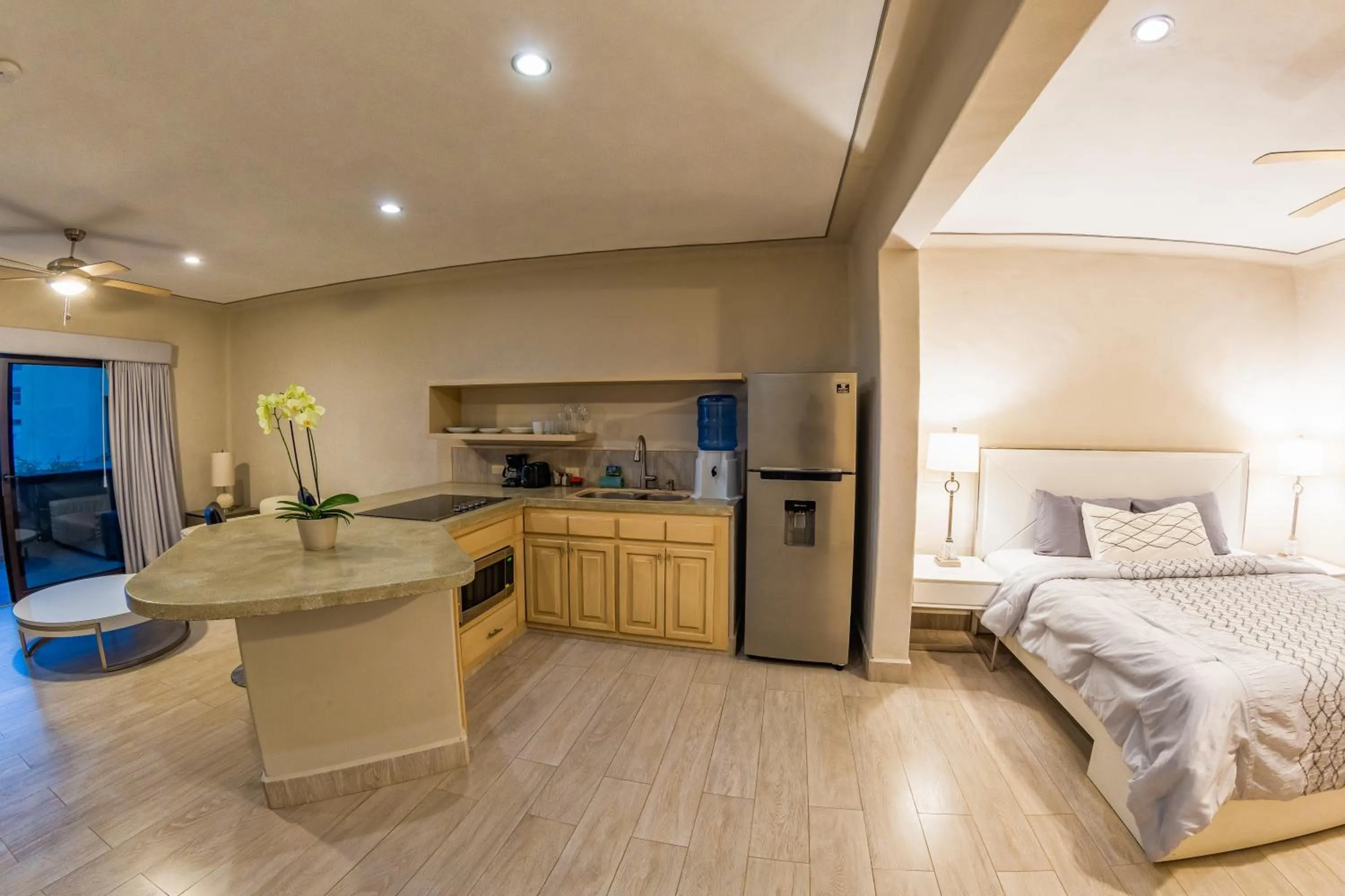 Bed in Castillo Blarney Inn