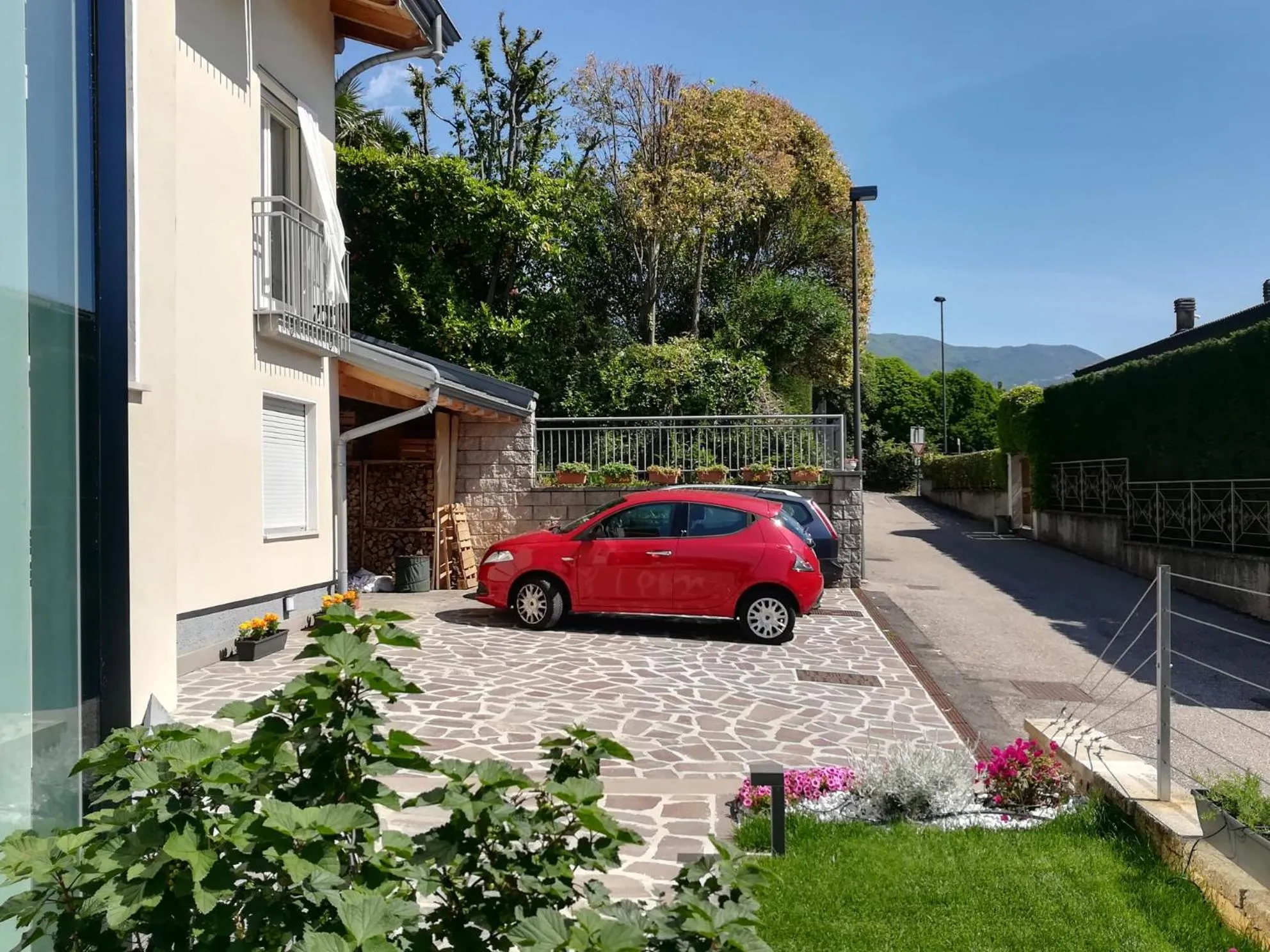Parking in Bed and Breakfast AnnA