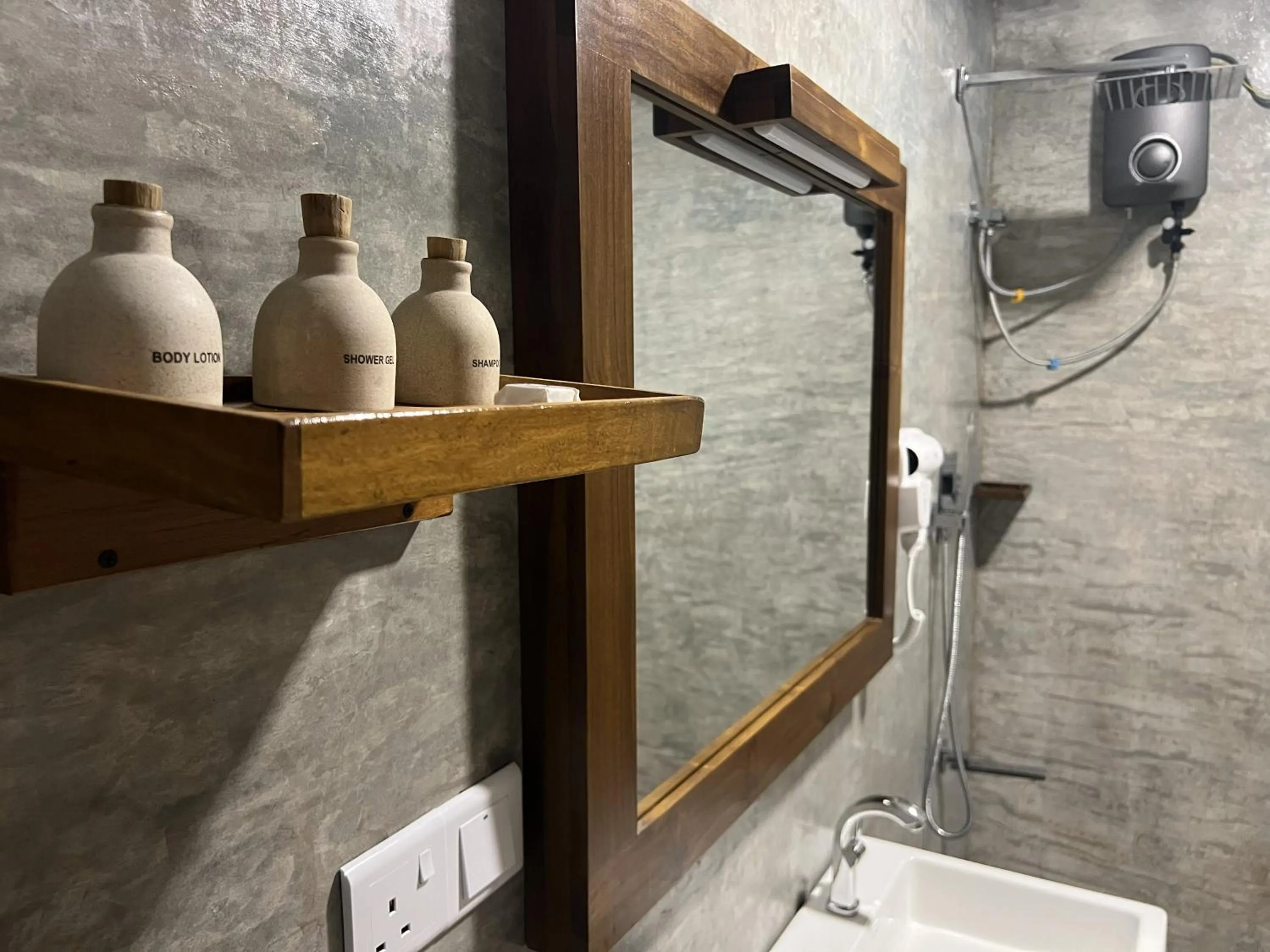 Shower in Saffron Lake Yala