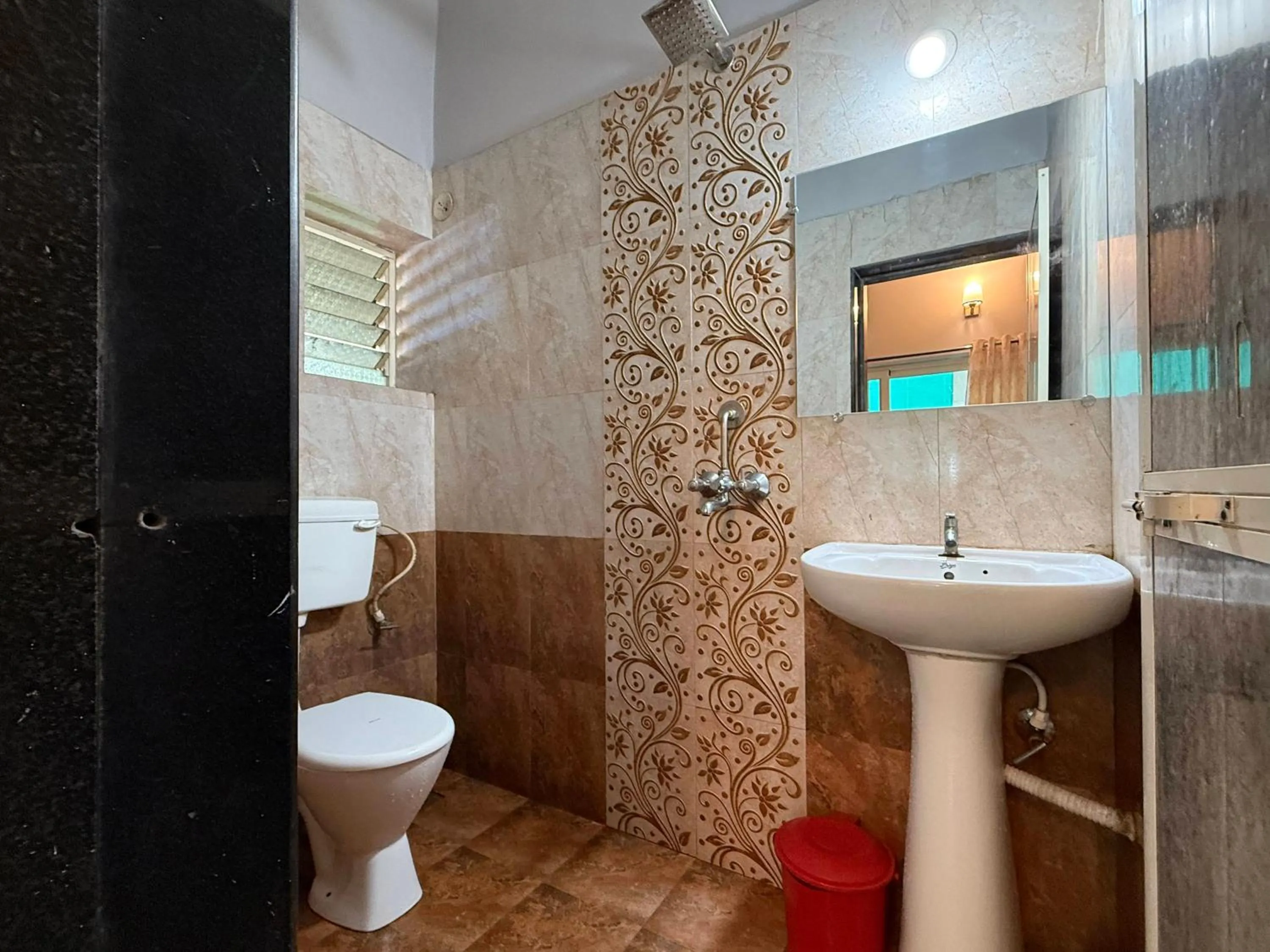 Shower in Casa Almeida by Legends Hotels