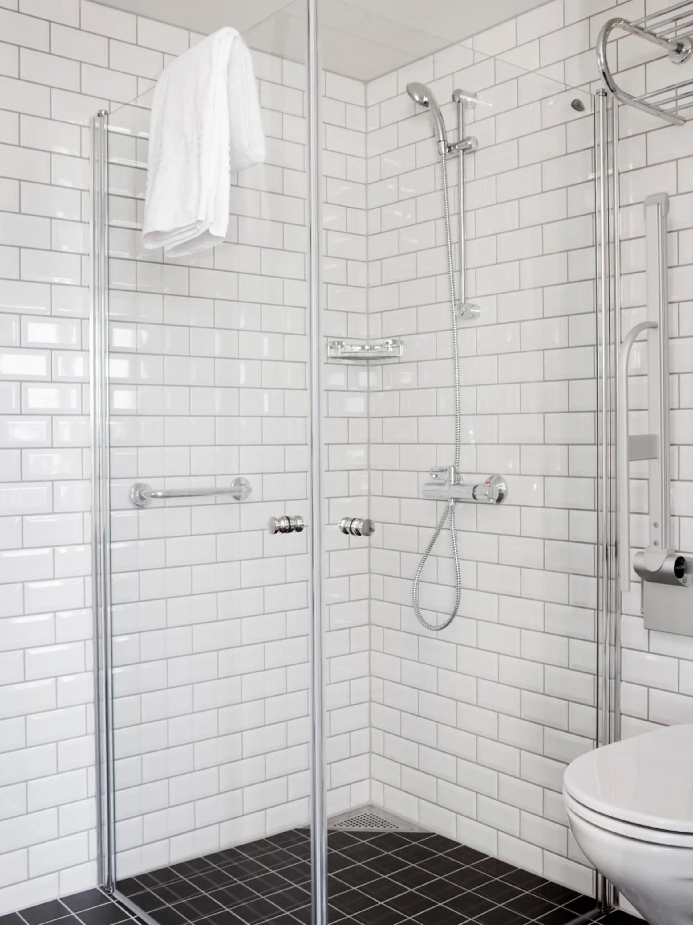 Shower in Støtvig Hotel