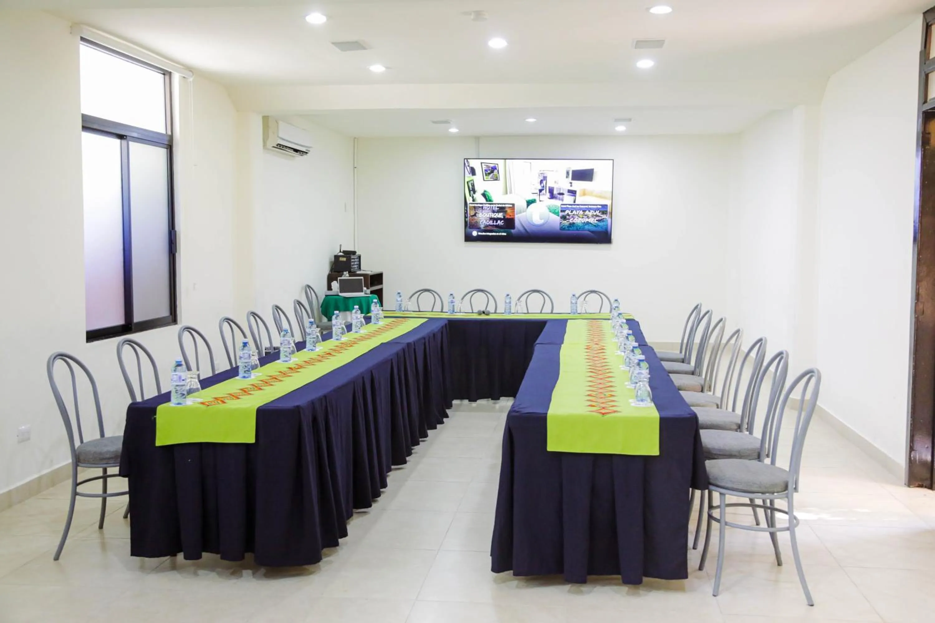 Meeting/conference room in Hotel Maya Tulipanes Palenque