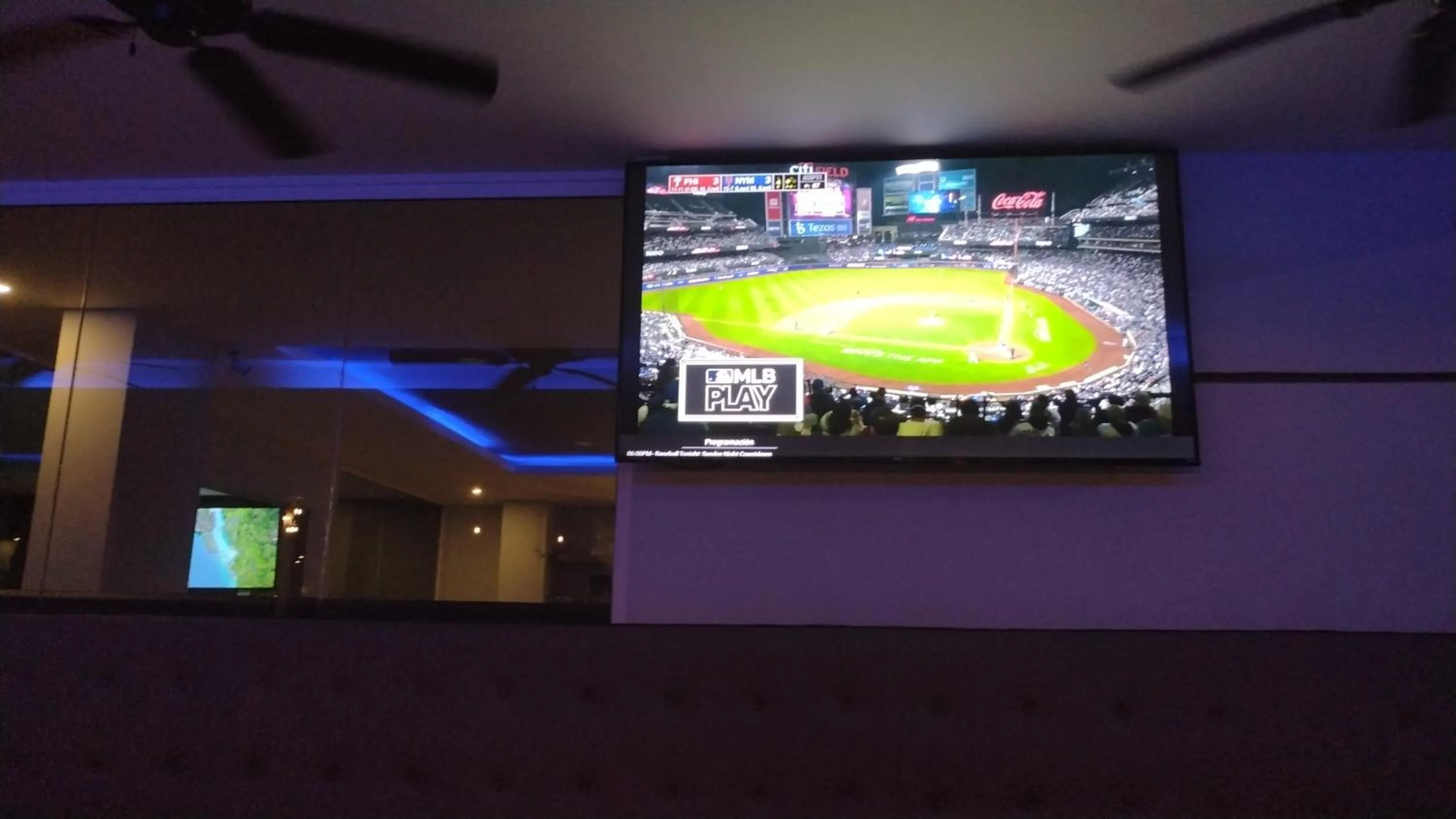 Restaurant/places to eat in Plaza Coral Hotel