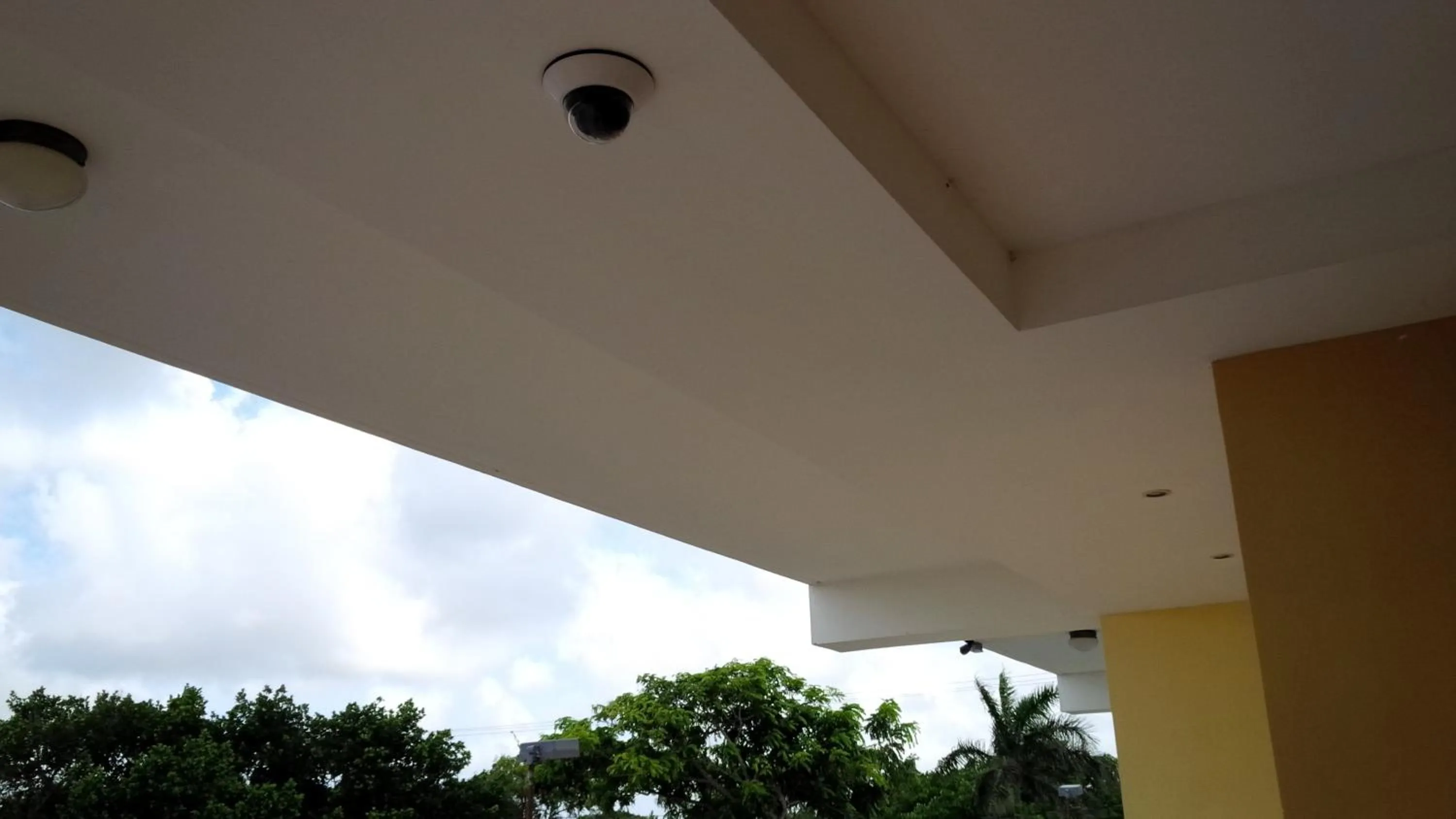 Facade/entrance in Plaza Coral Hotel