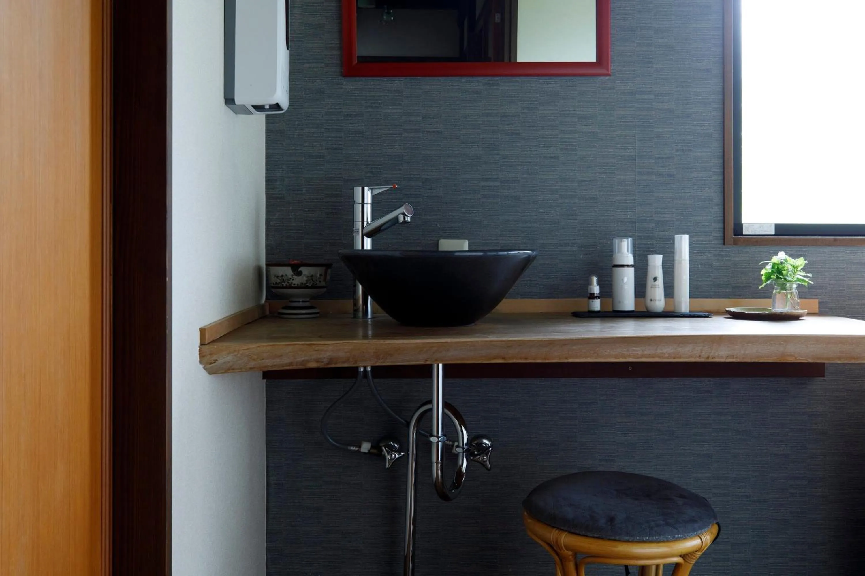 Photo of the whole room in Busuitei