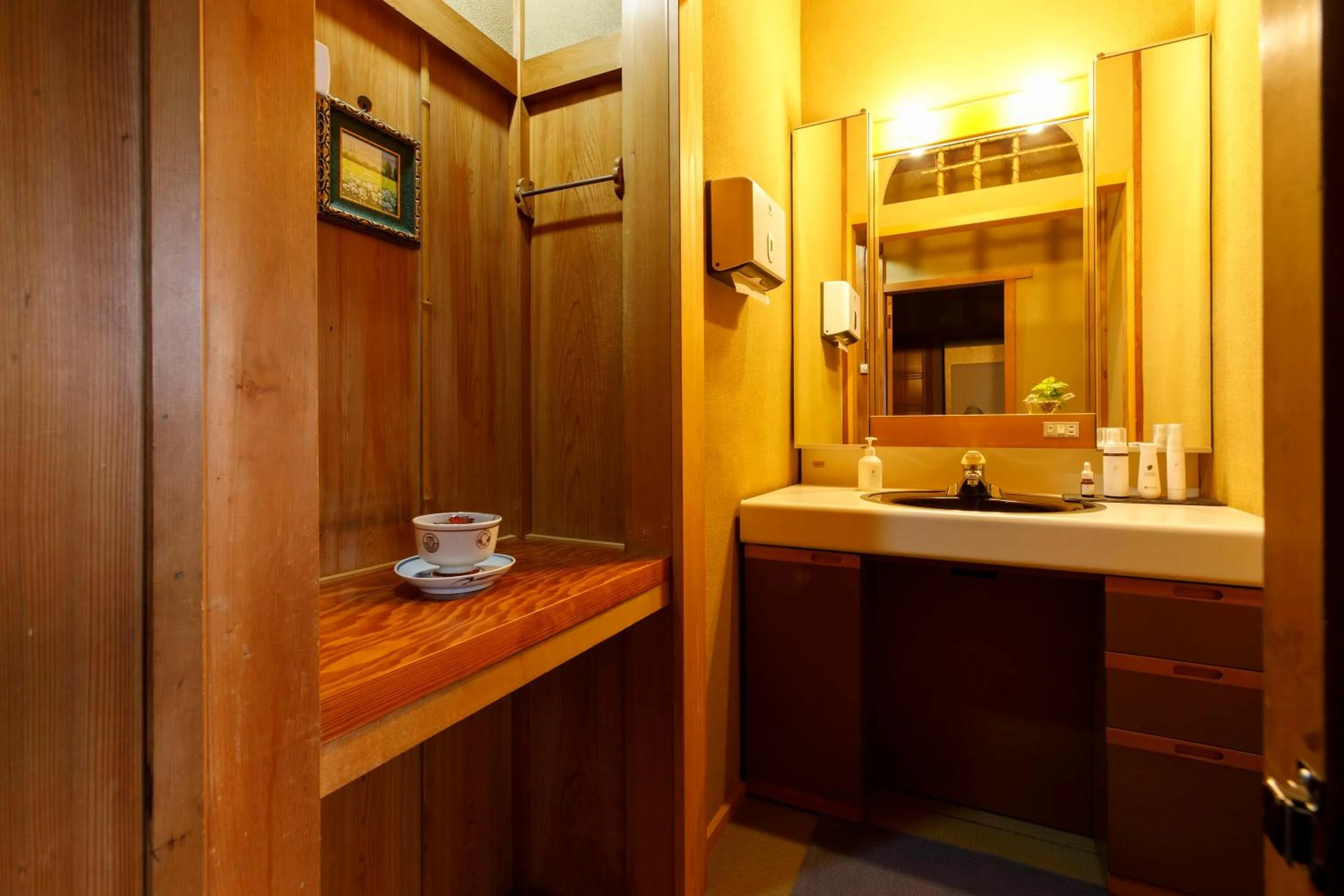 Photo of the whole room in Busuitei