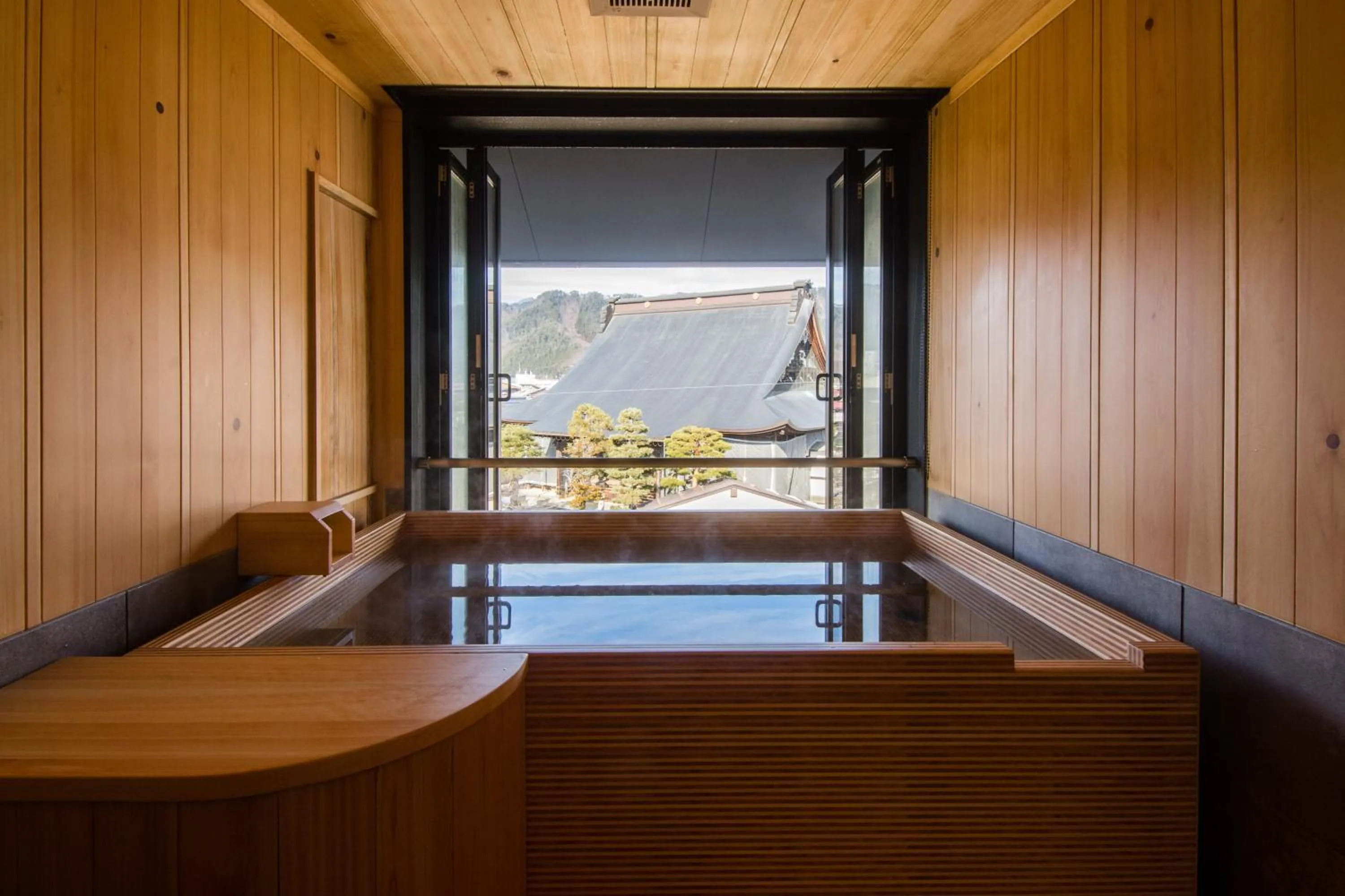 Open Air Bath in Yatsusankan Over 6 years old