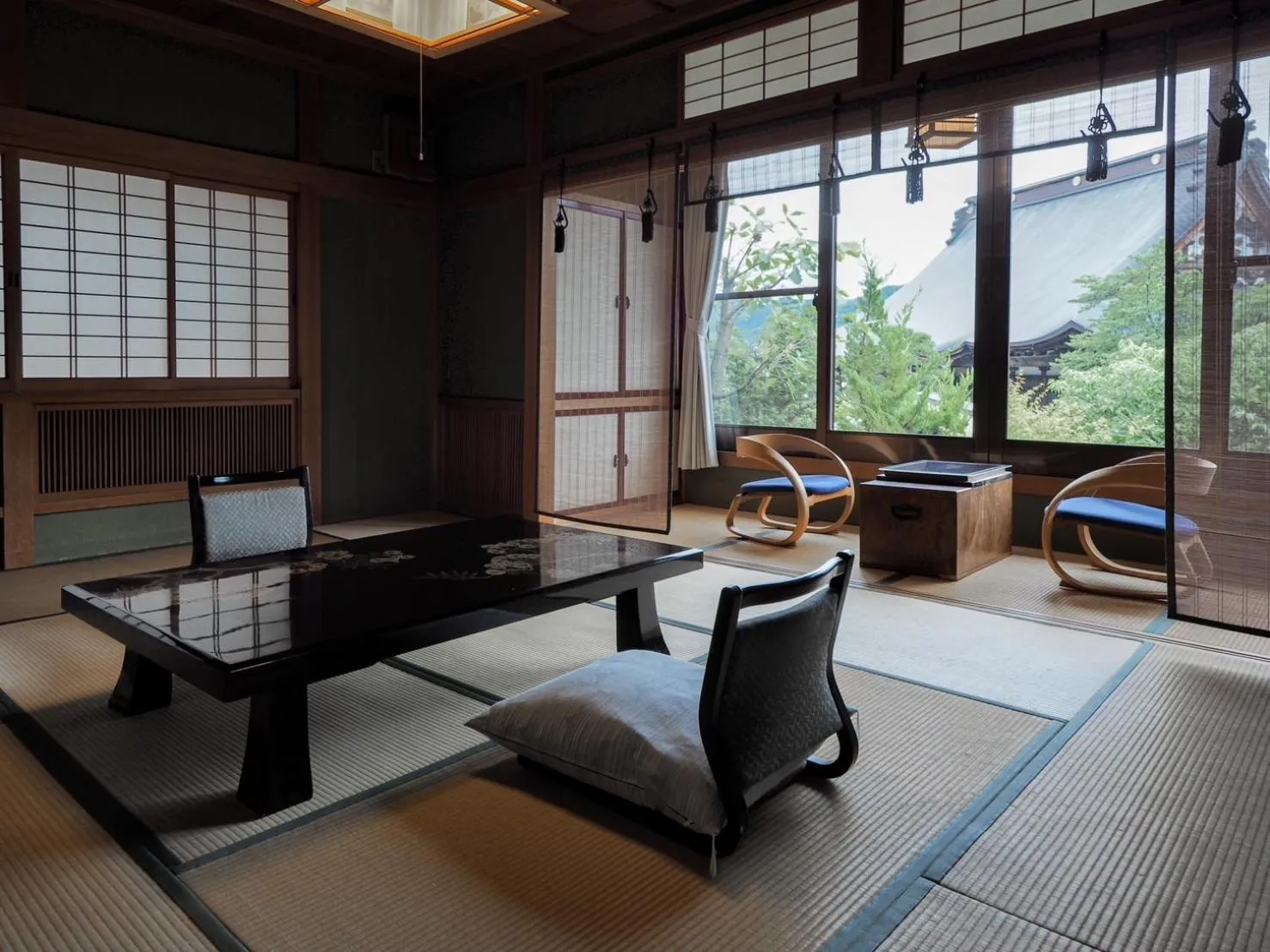 Living room in Yatsusankan Over 6 years old