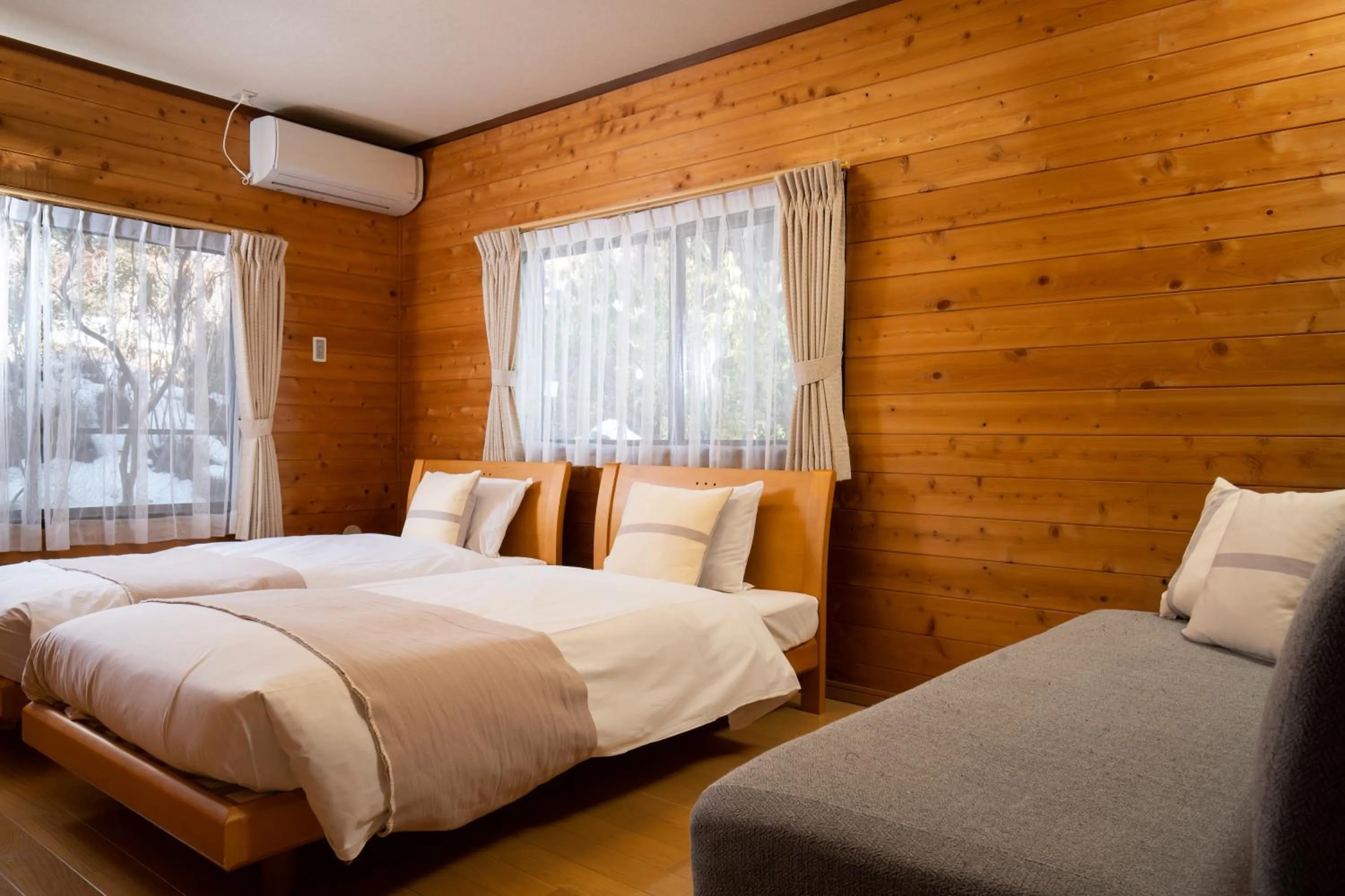 Bedroom, Bed in Kawaguchiko Country Cottage Ban