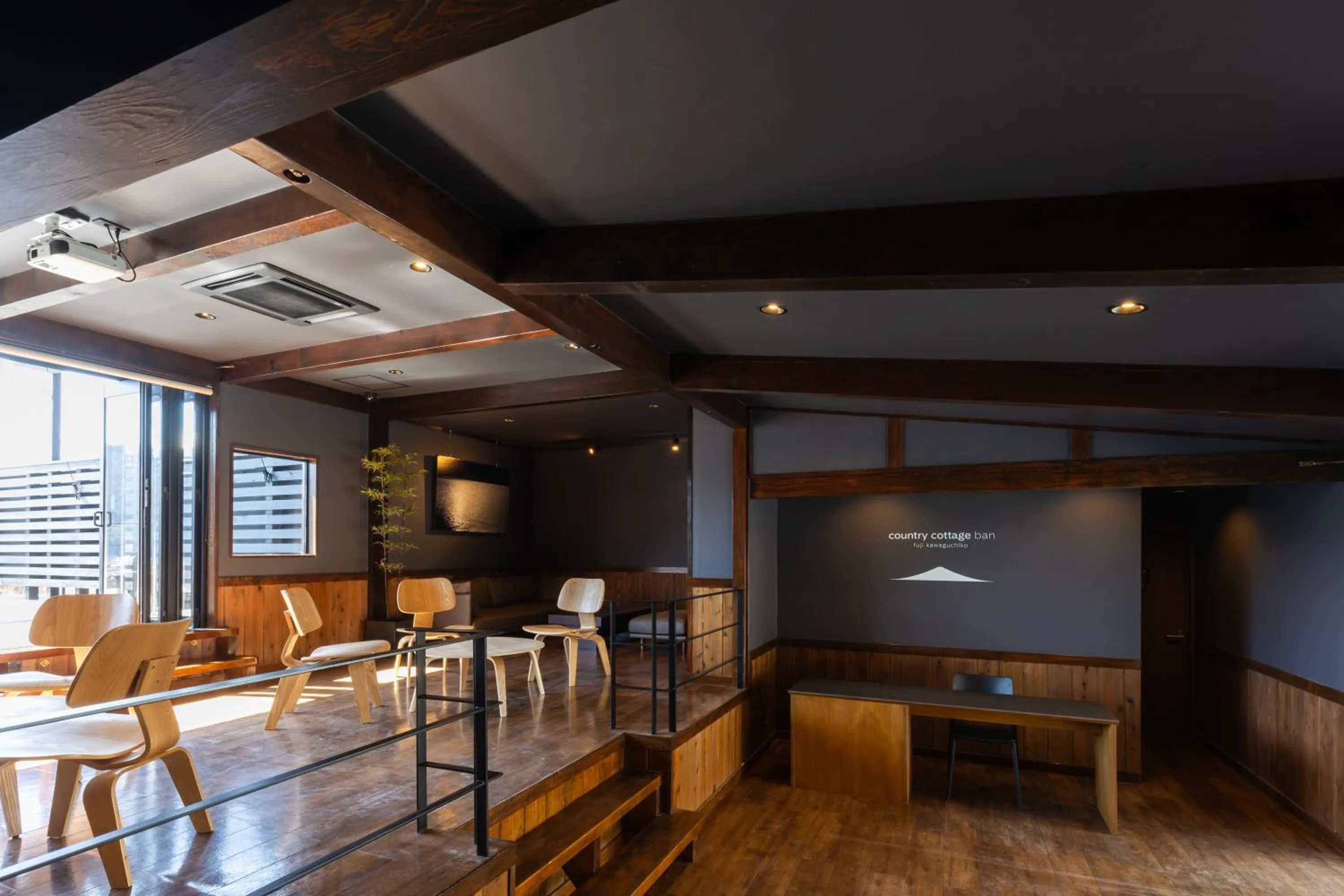 Lounge or bar in Kawaguchiko Country Cottage Ban