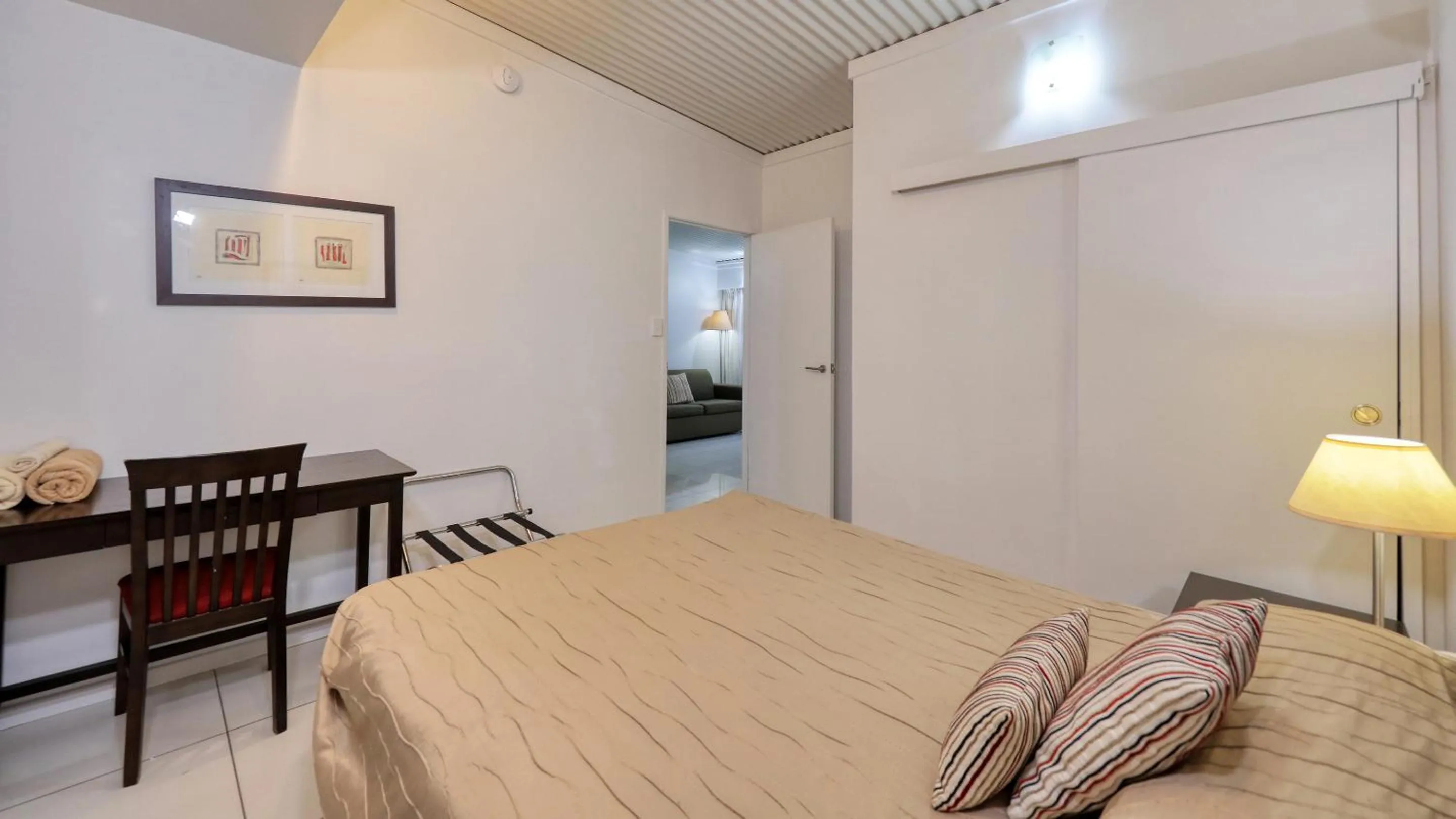 Bed in Route 66 Motor Inn