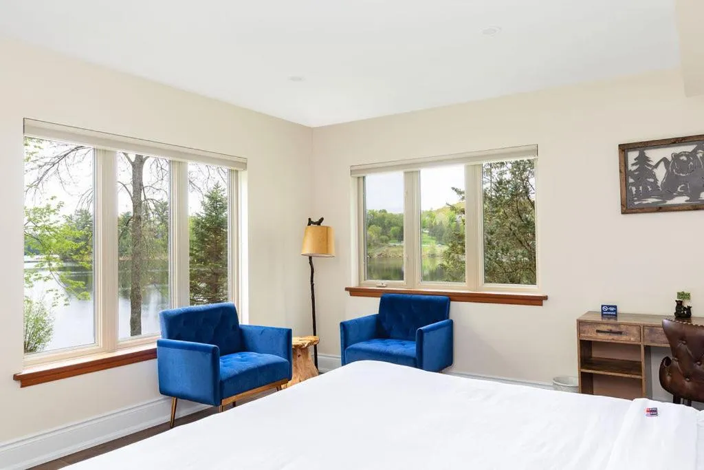 Bed in Fairy Bay Lakehouse