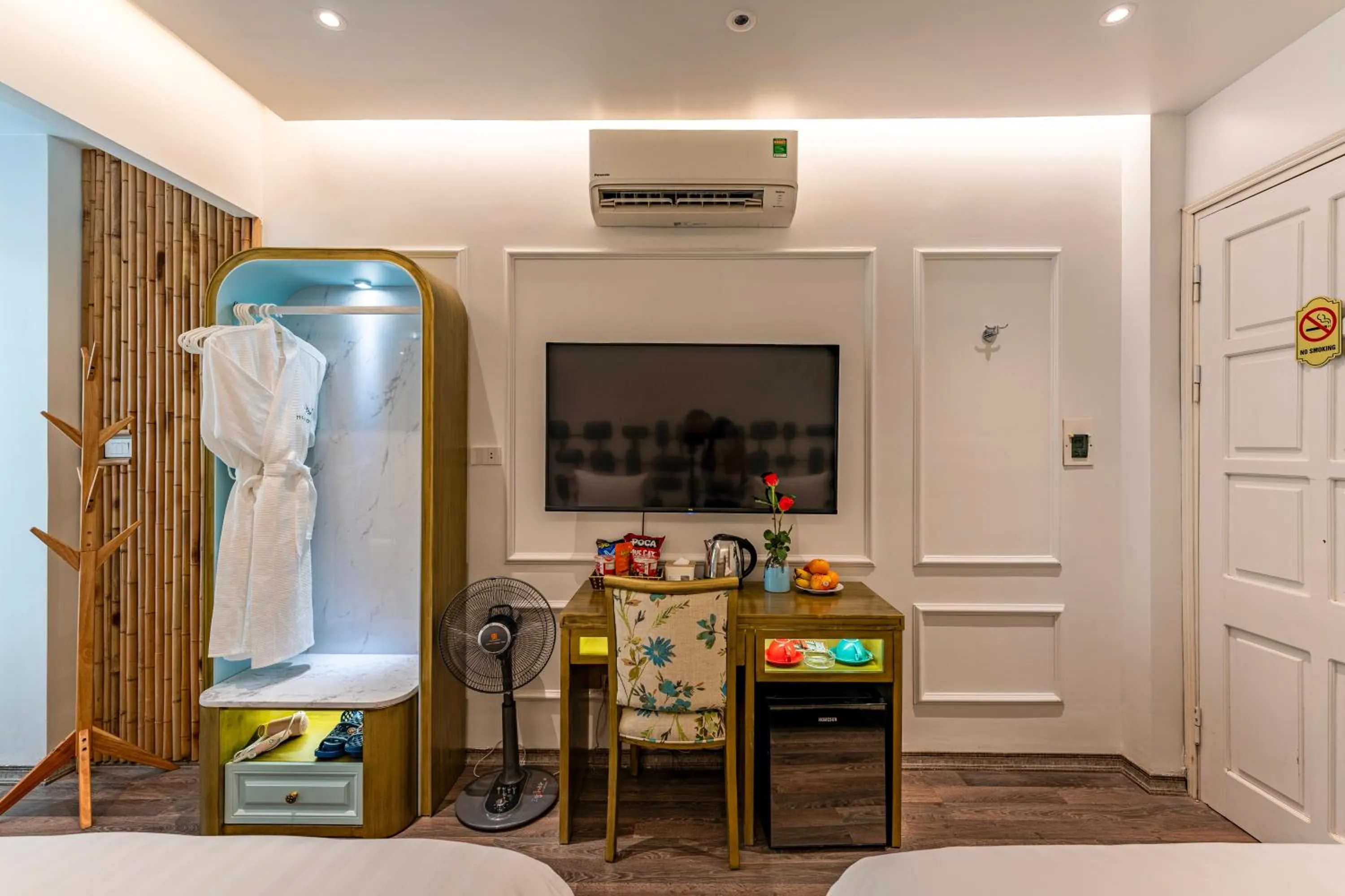 Decorative detail in Mai Hotel