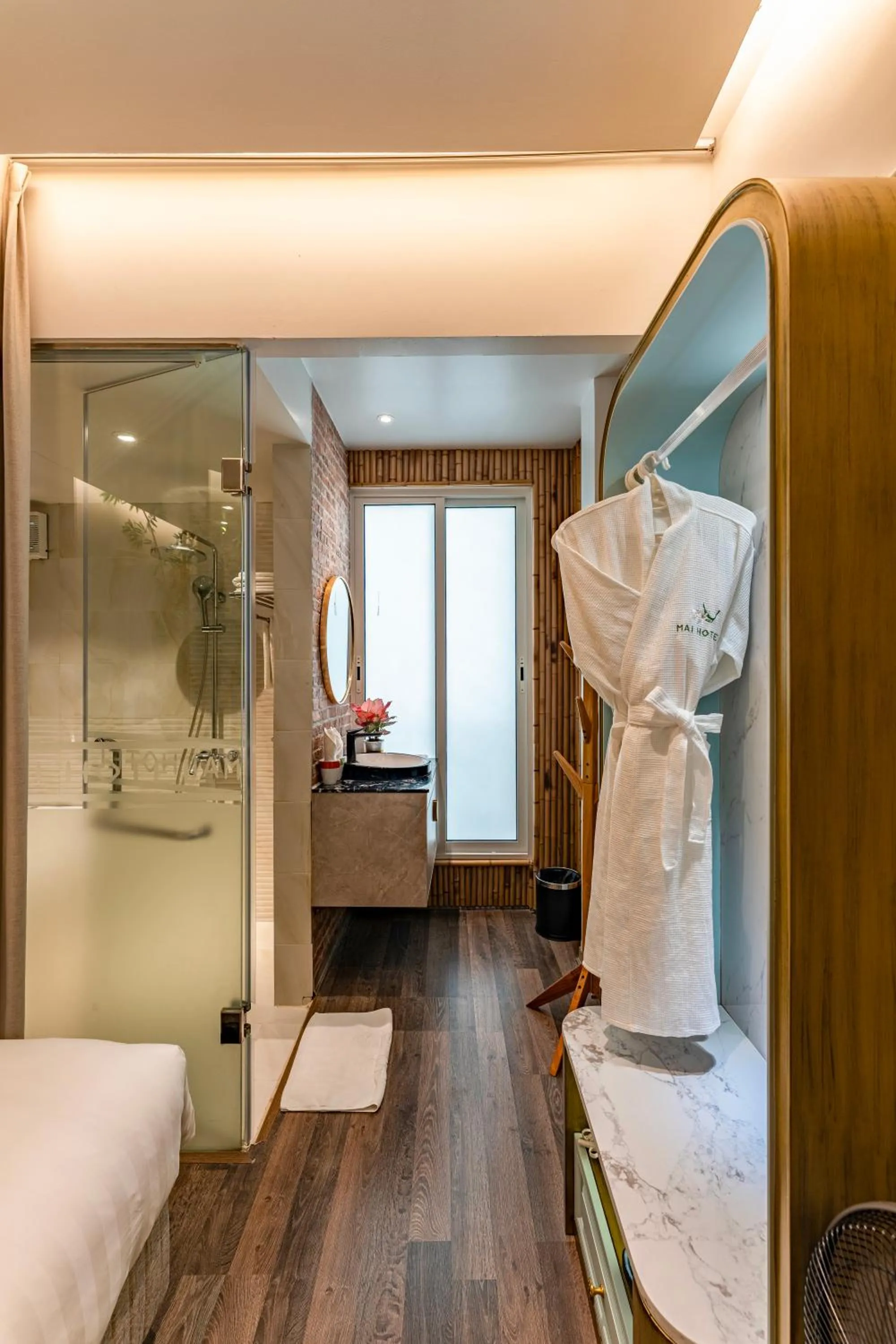 Toilet, Bed in Mai Hotel