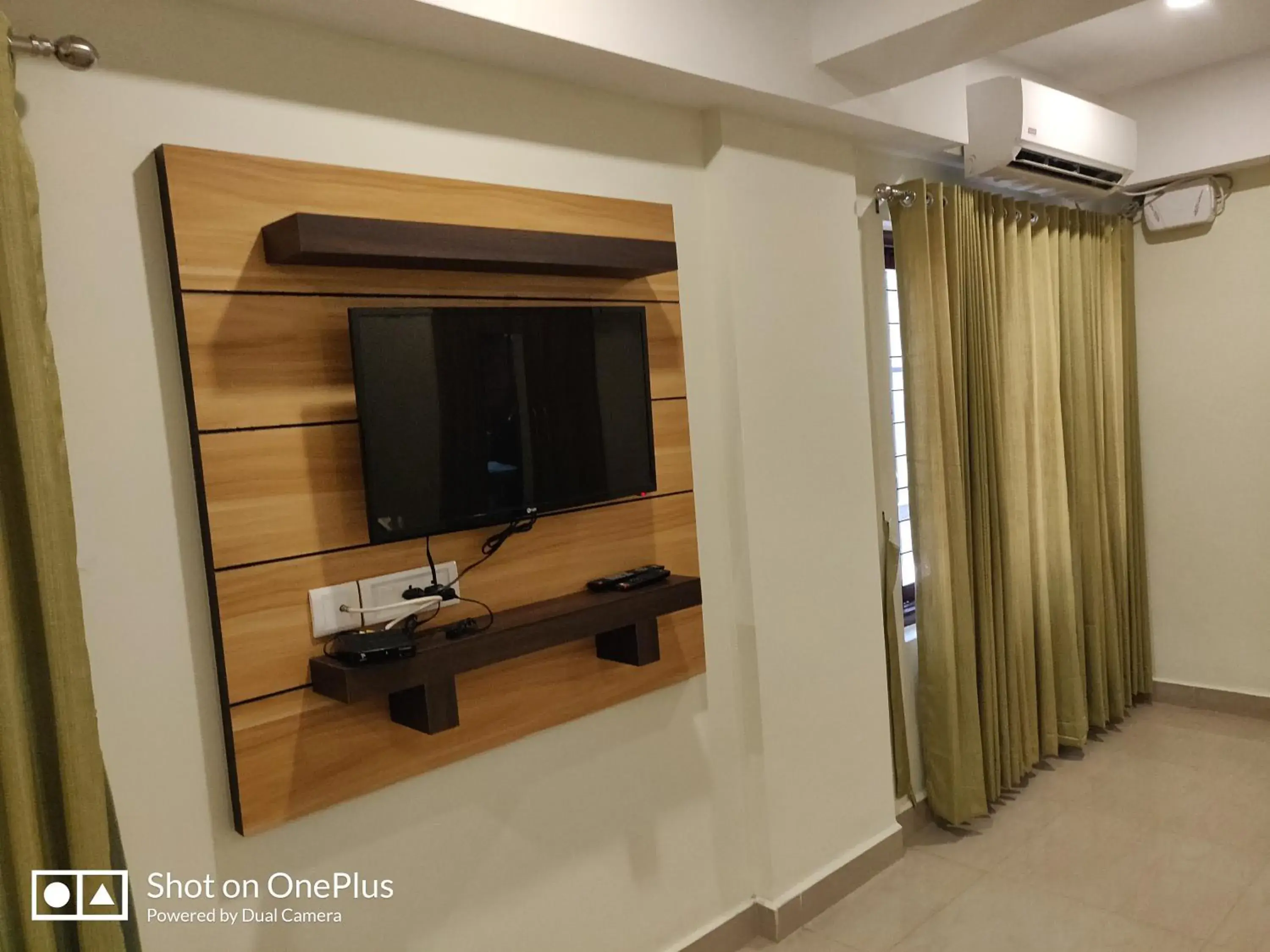 Standard Double Room with Fan in Hotel Sree Gokulam Apartments Standard Double Room with Fan in Hotel Sree Gokulam Apartments