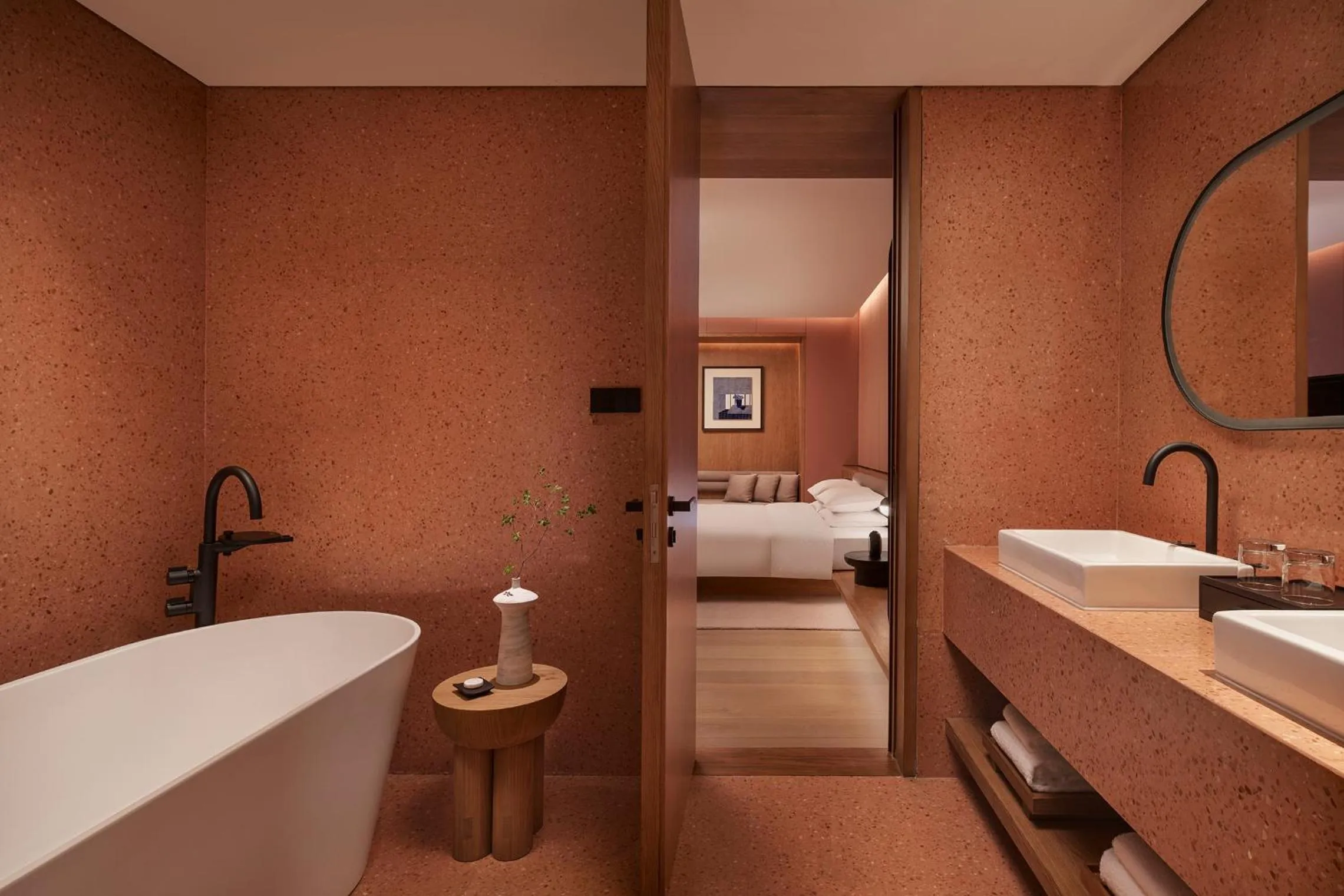Bathroom, Bed in TAOXICHUAN Hotel
