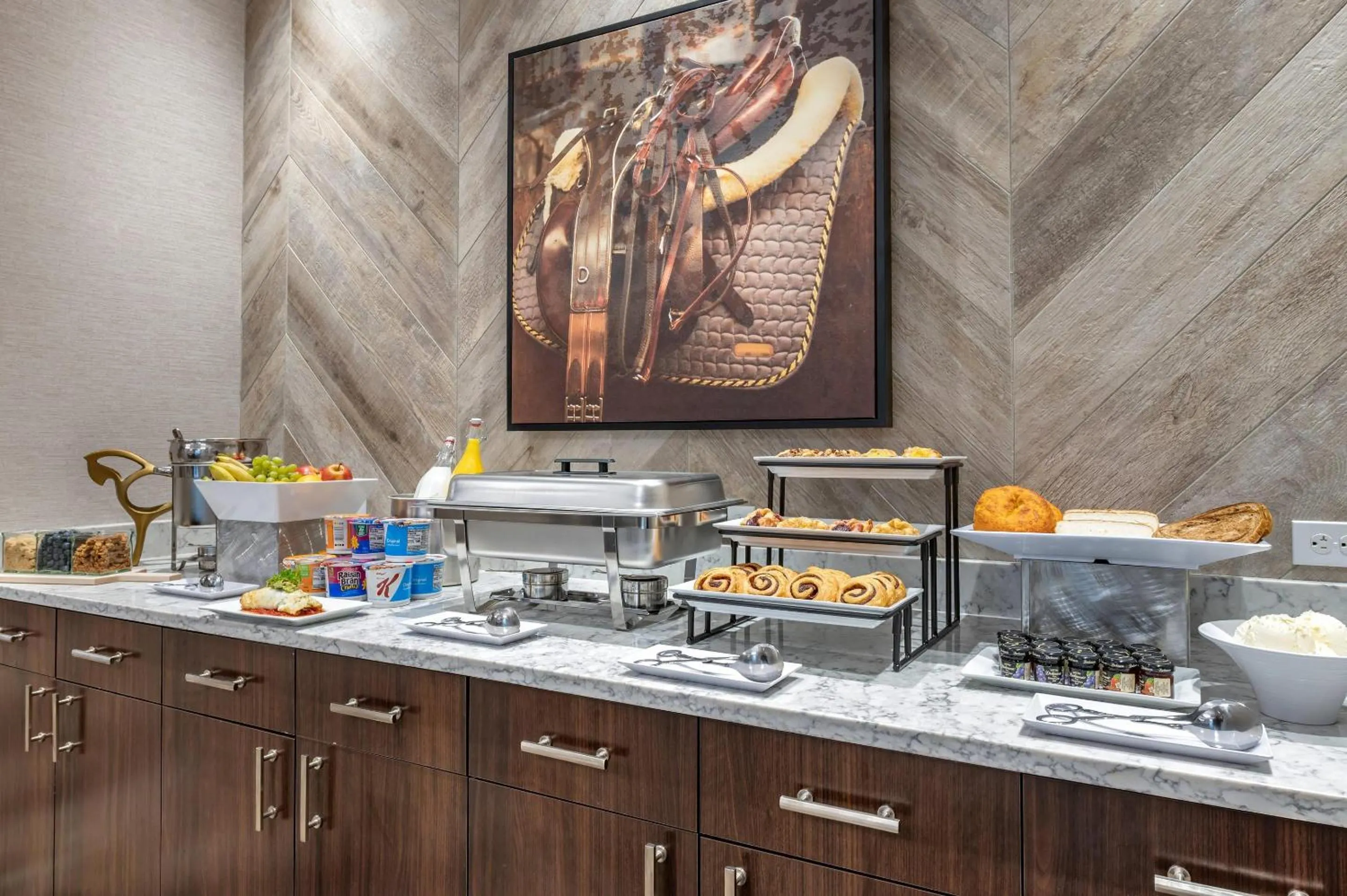 Restaurant/places to eat in Cambria Hotel Louisville Downtown-Whiskey Row