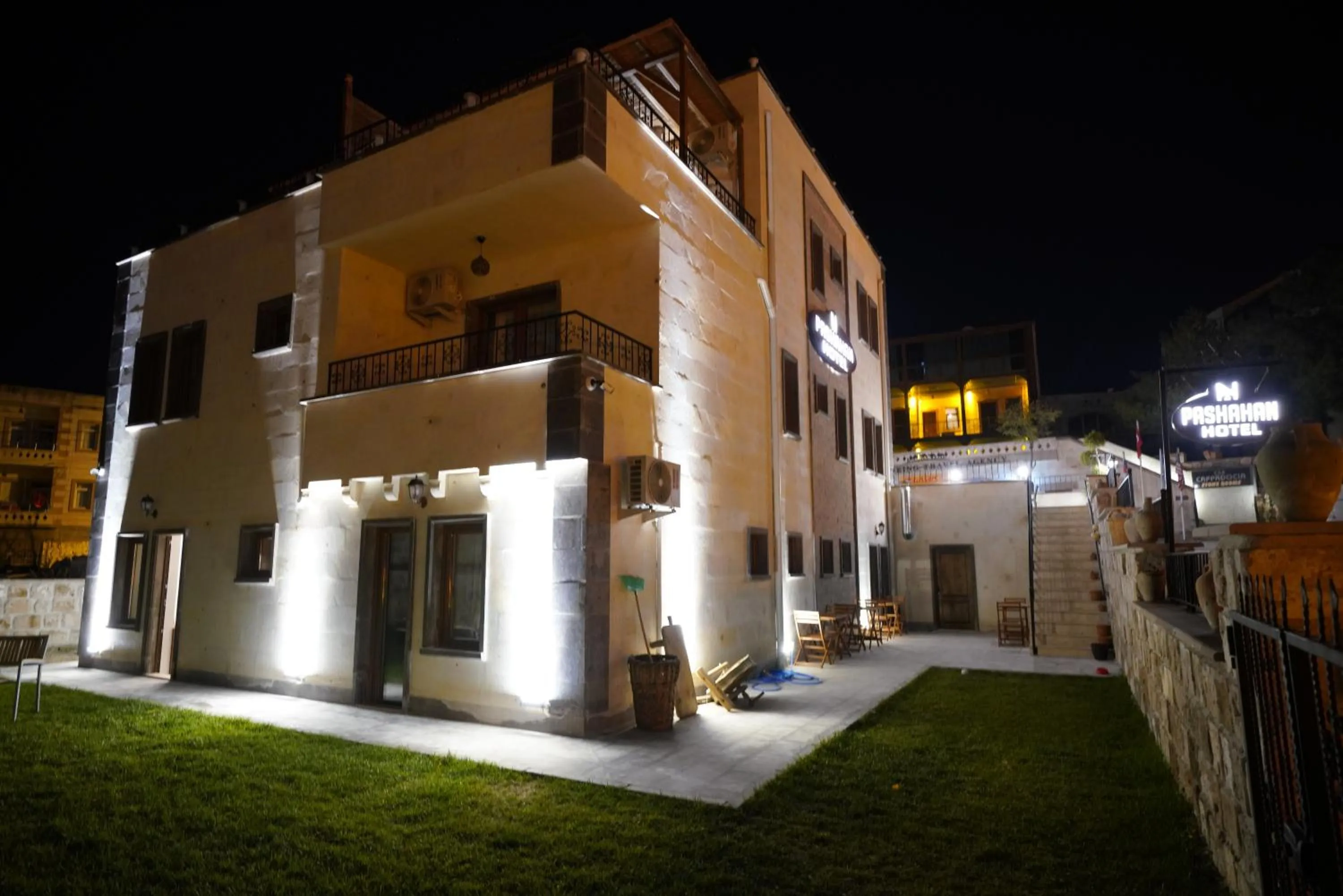 Property building in Pashahan Hotel