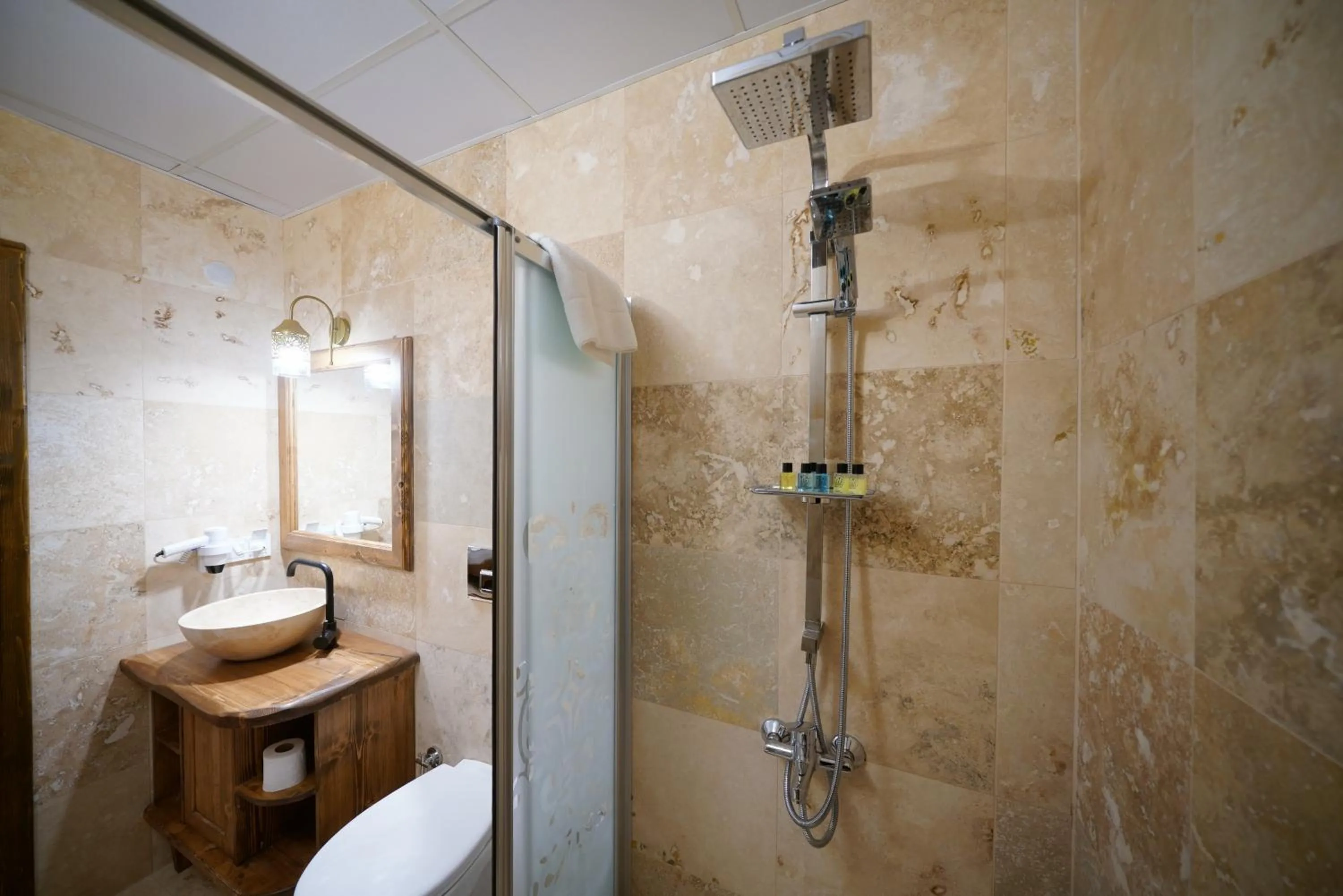 Shower in Pashahan Hotel