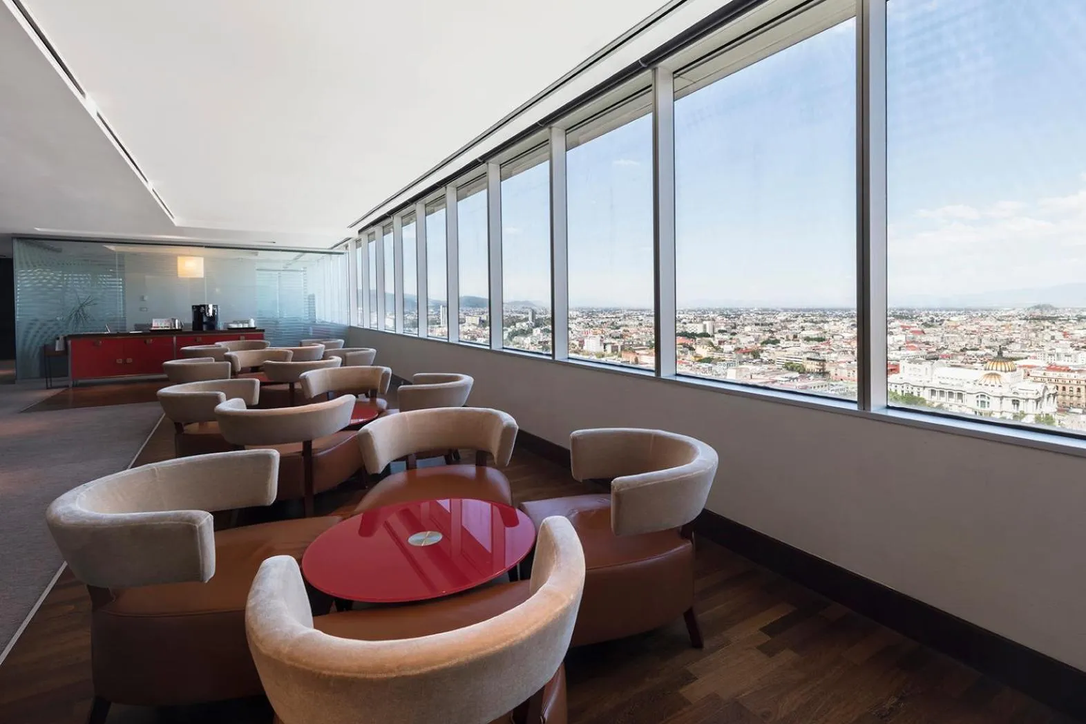Dining area in Hilton Mexico City Reforma