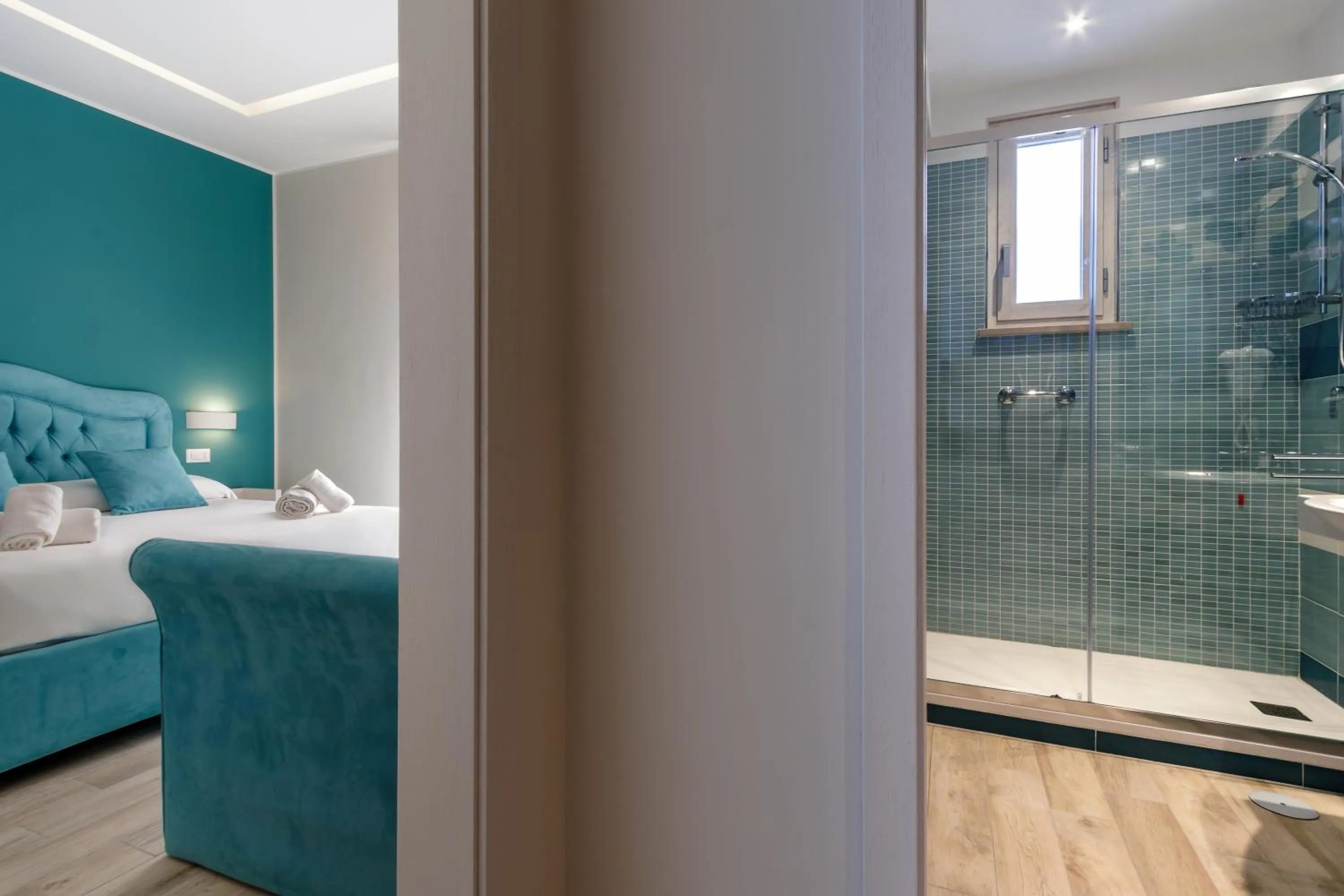 Decorative detail, Bed in Tiffany Suites