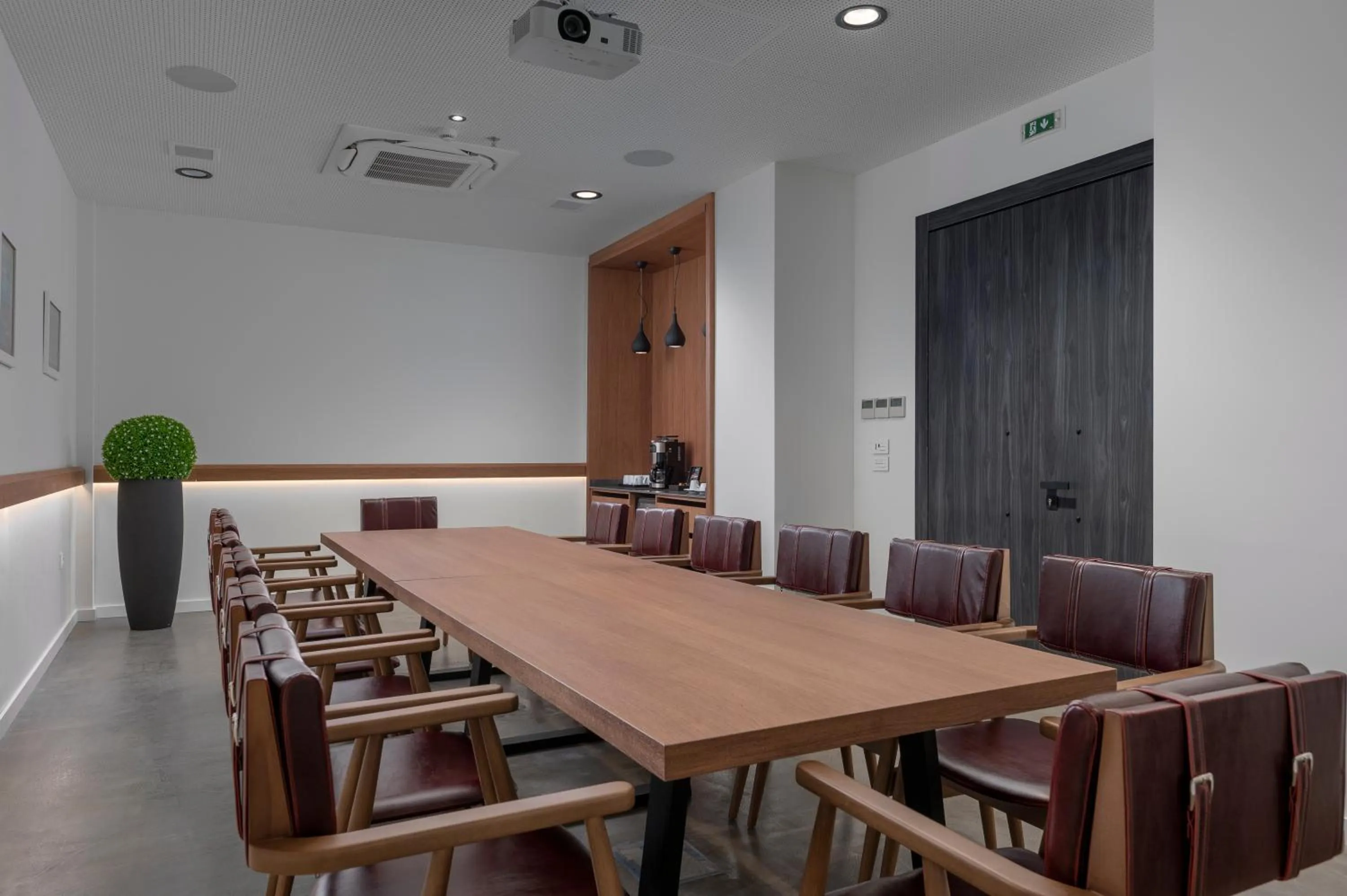 Business facilities in No 15 Ermou Hotel