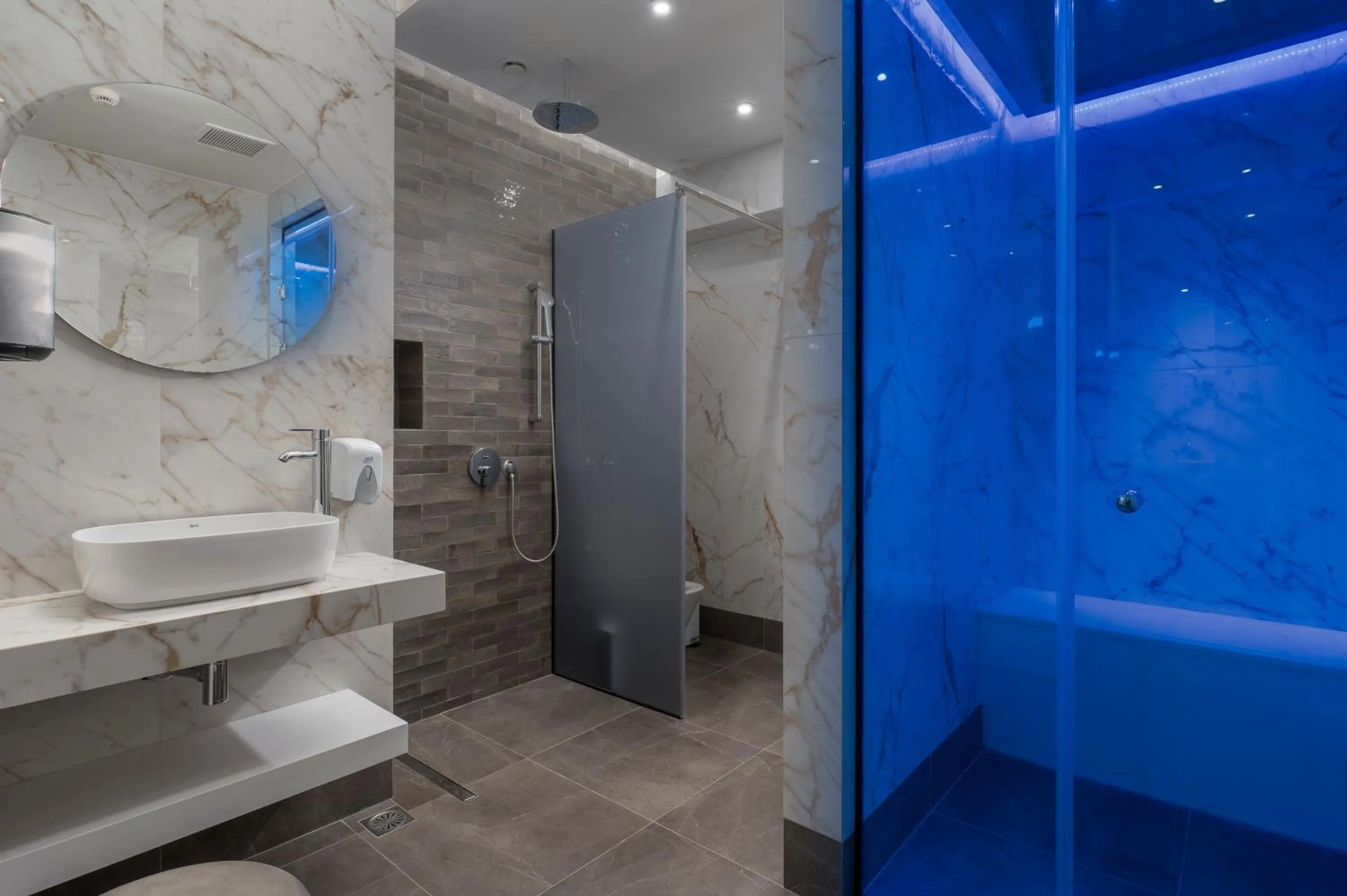 Bathroom in No 15 Ermou Hotel