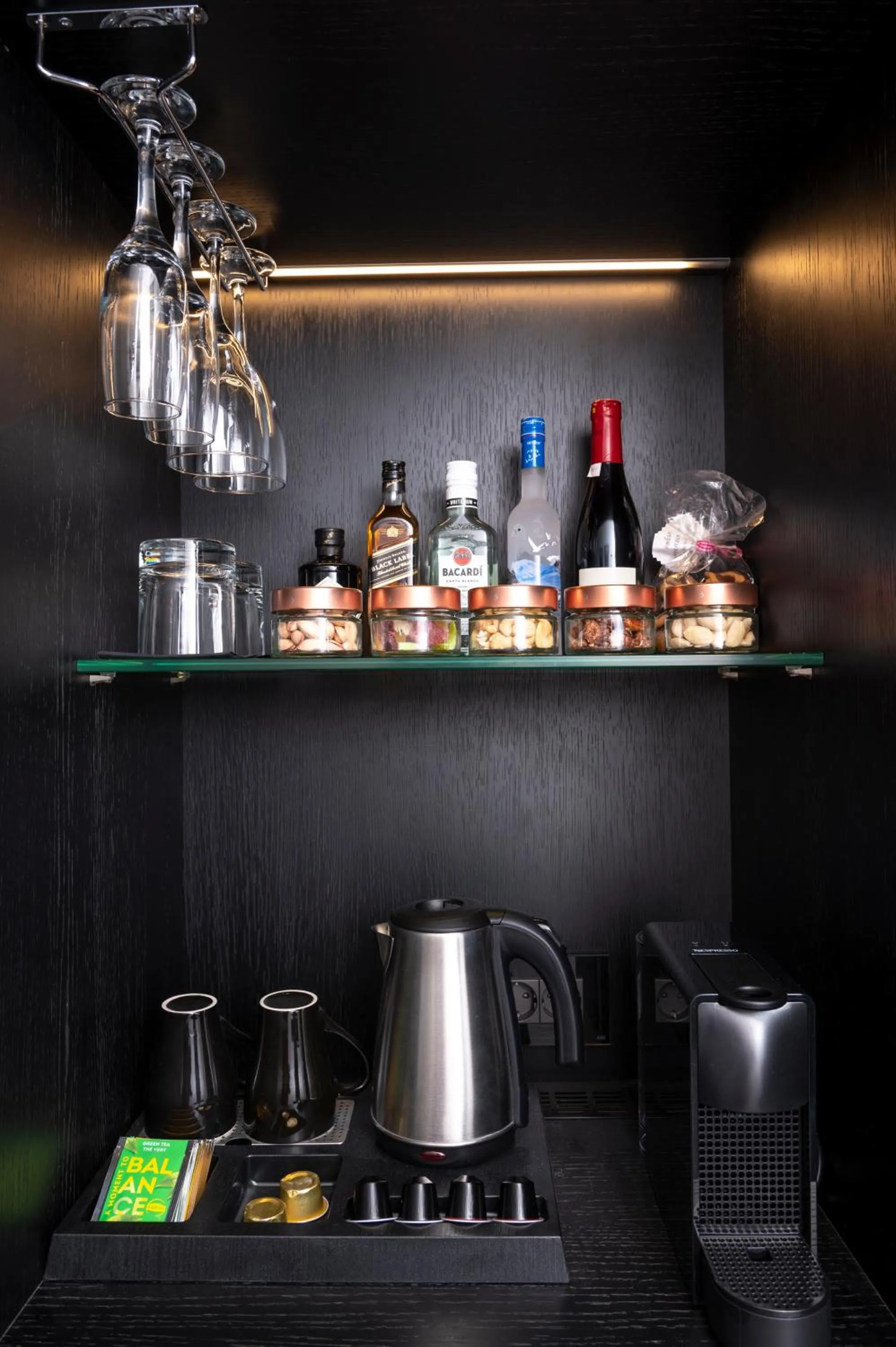 Food and drinks in No 15 Ermou Hotel