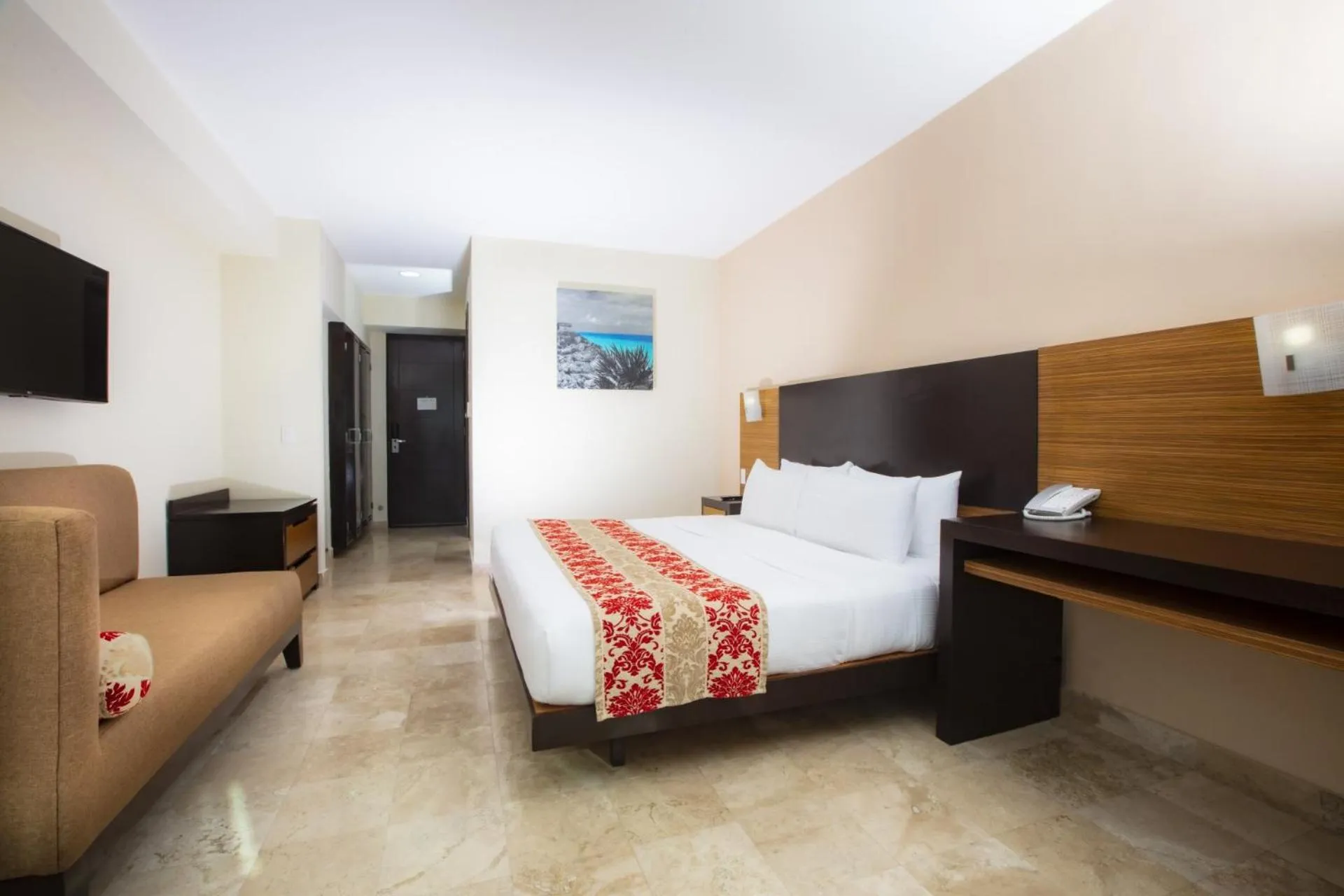 Photo of the whole room, Bed in Krystal Cancun