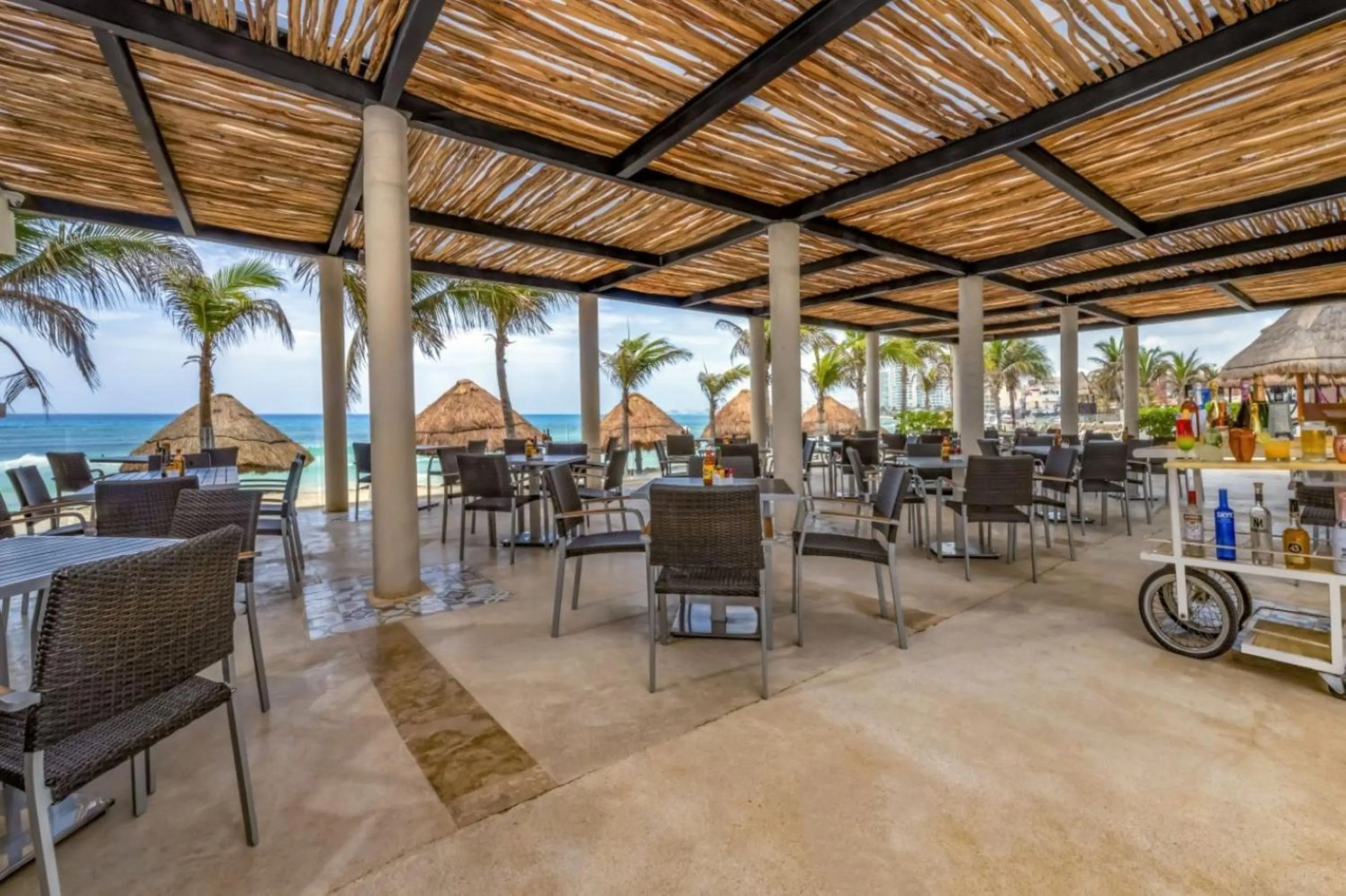 Restaurant/places to eat in Krystal Cancun