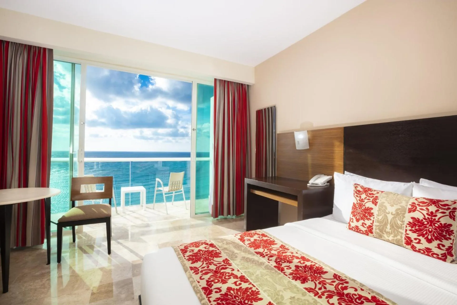 View (from property/room), Bed in Krystal Cancun
