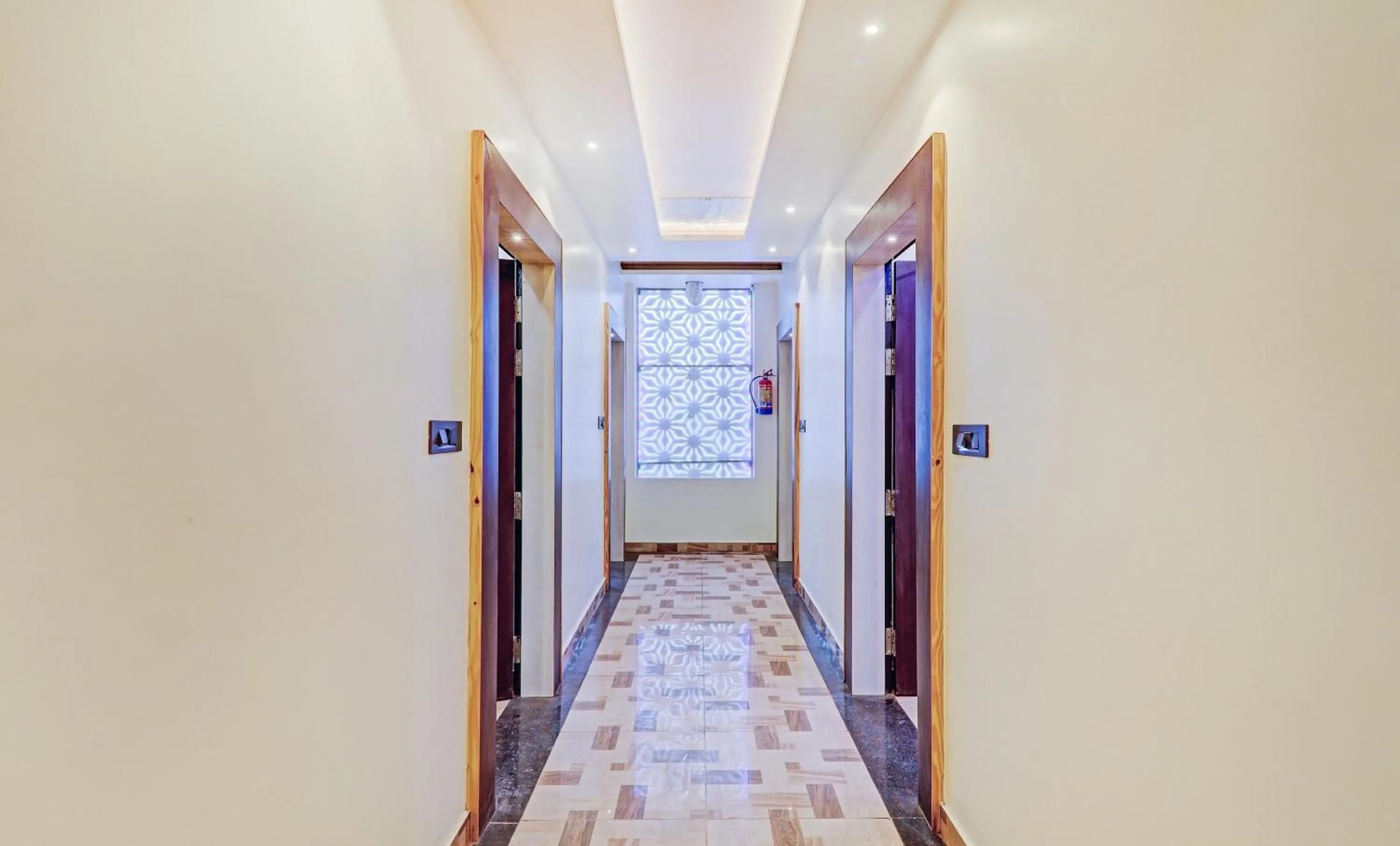 Lobby or reception in Super Townhouse Riddhi Residency