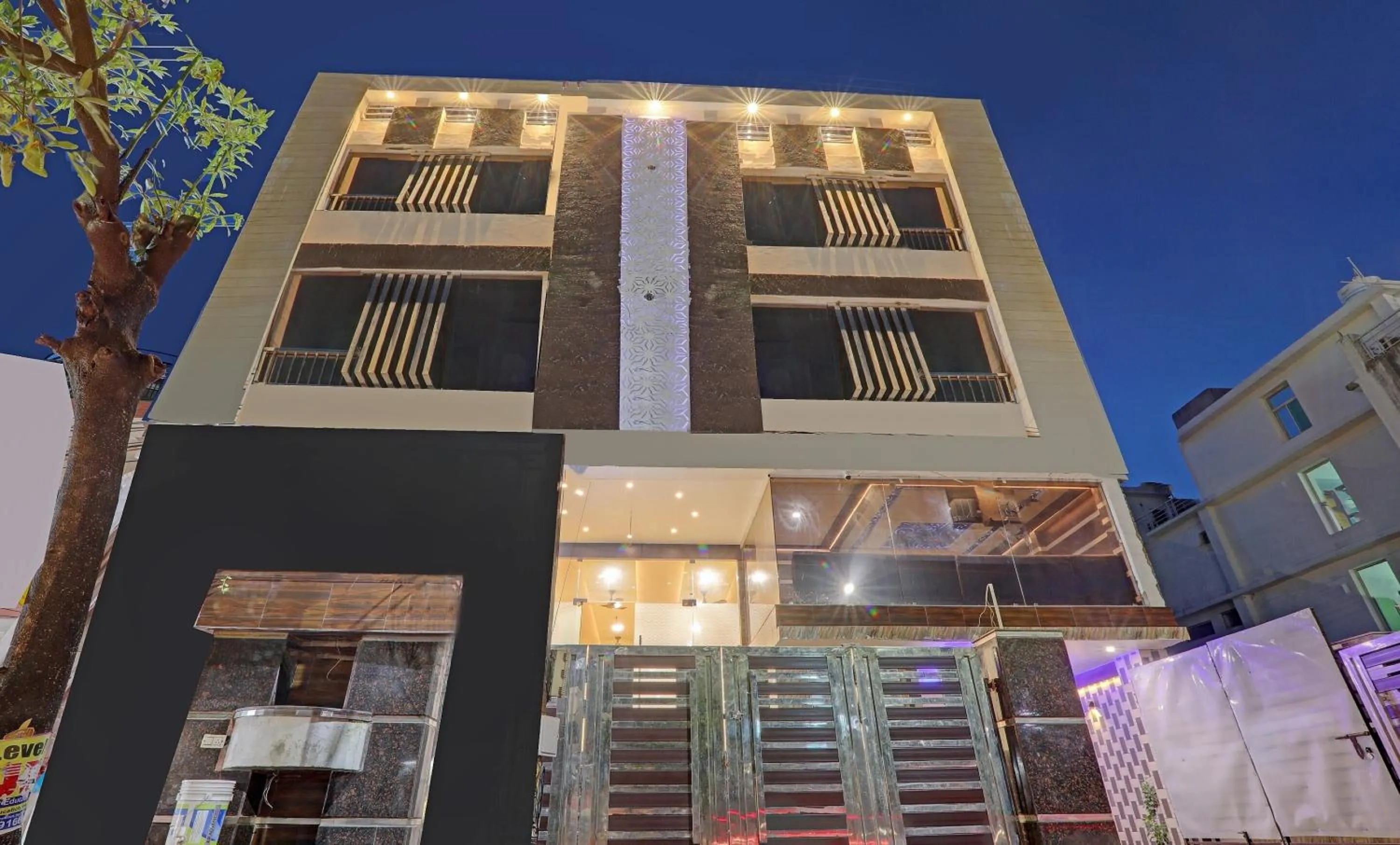 Facade/entrance in Super Townhouse Riddhi Residency