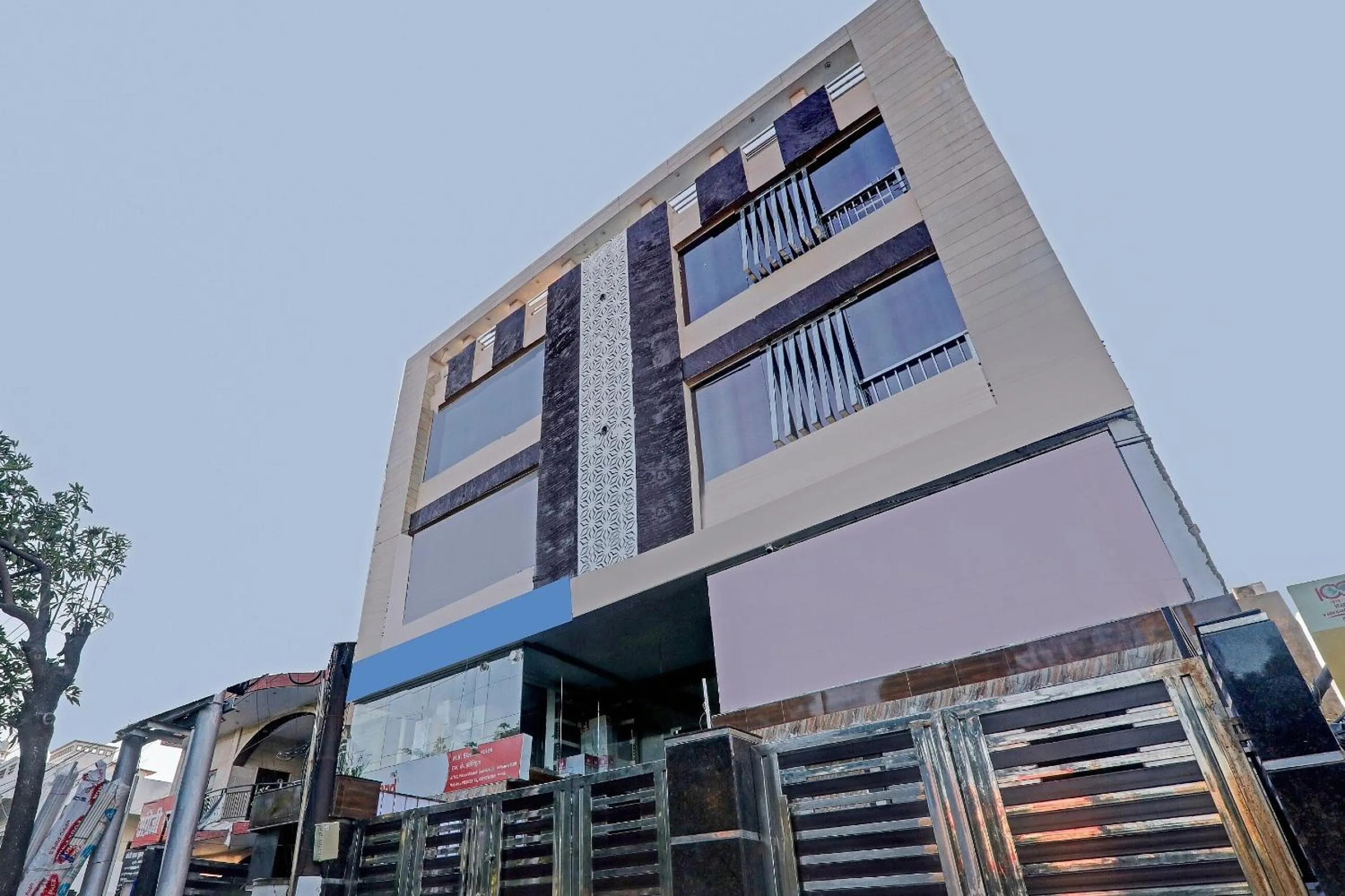 Facade/entrance in Super Townhouse Riddhi Residency