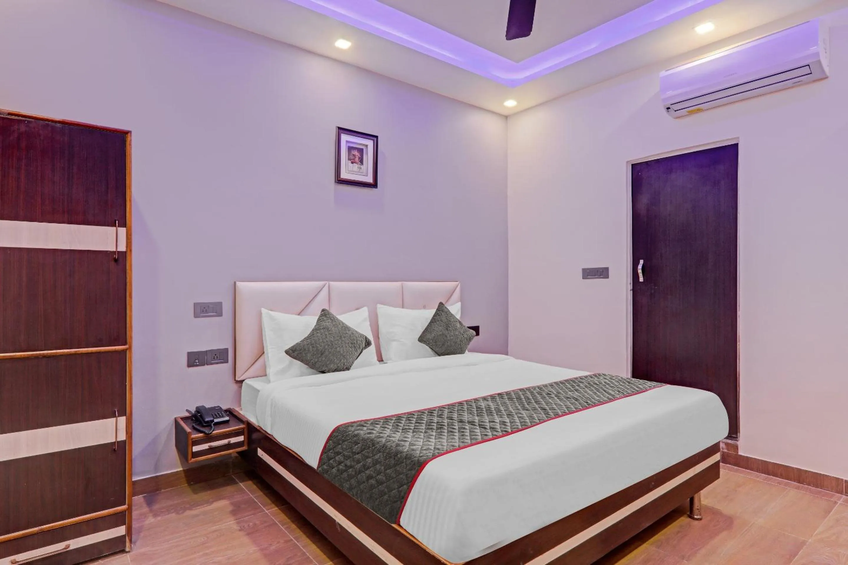 Bedroom in Super Townhouse Riddhi Residency