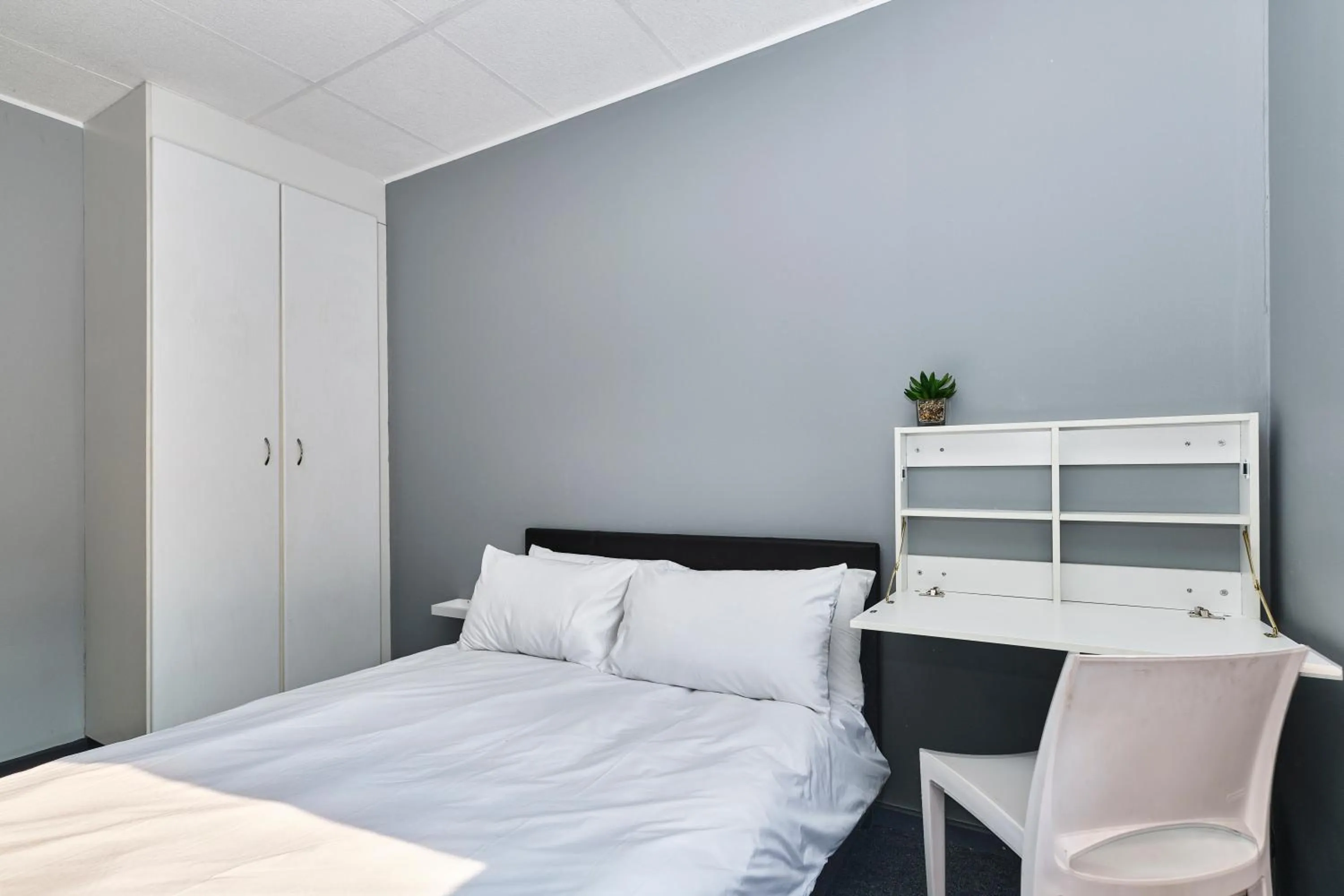 Bedroom, Bed in Inn & Out Sandton