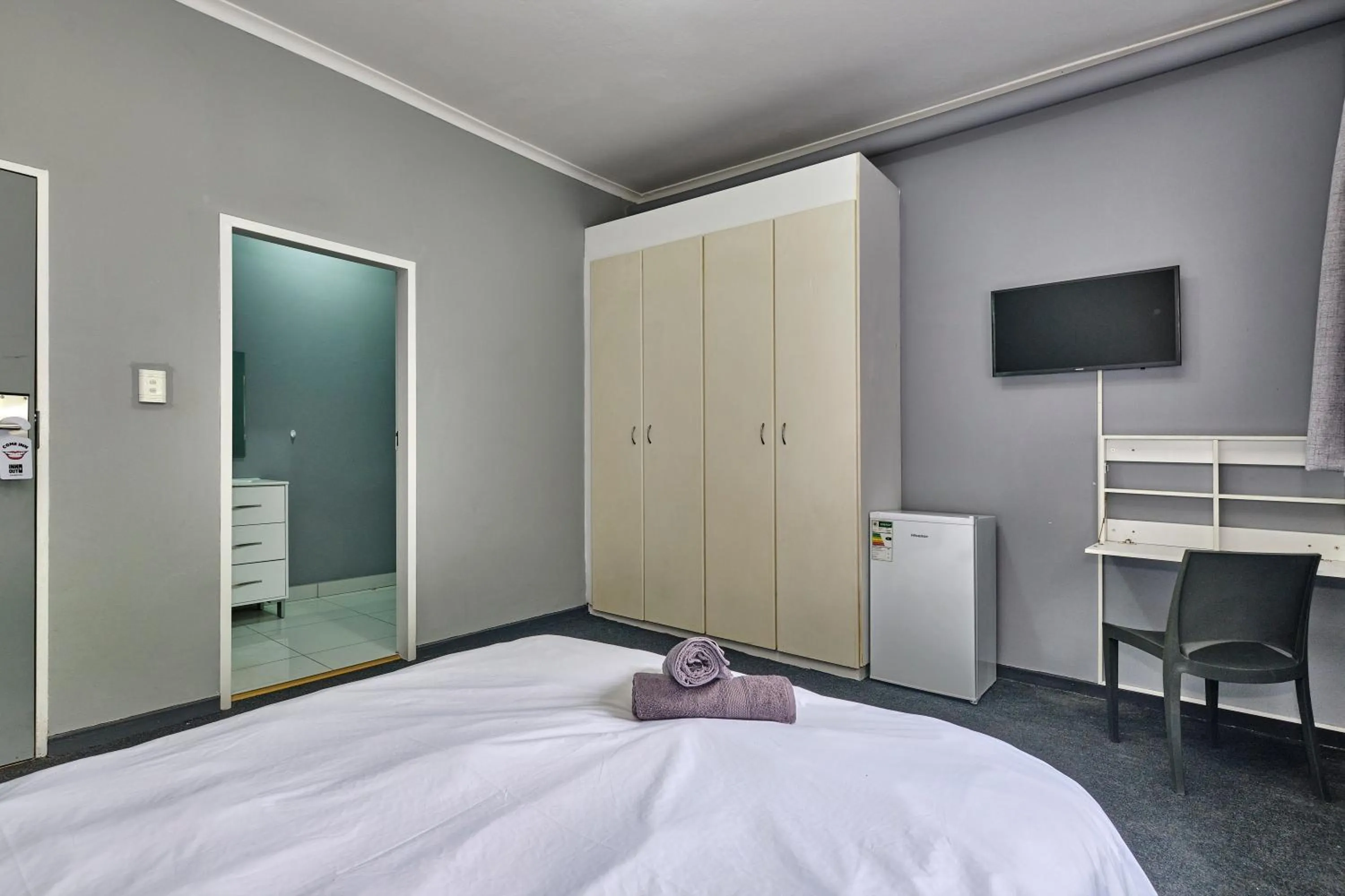 Bed in Inn & Out Sandton