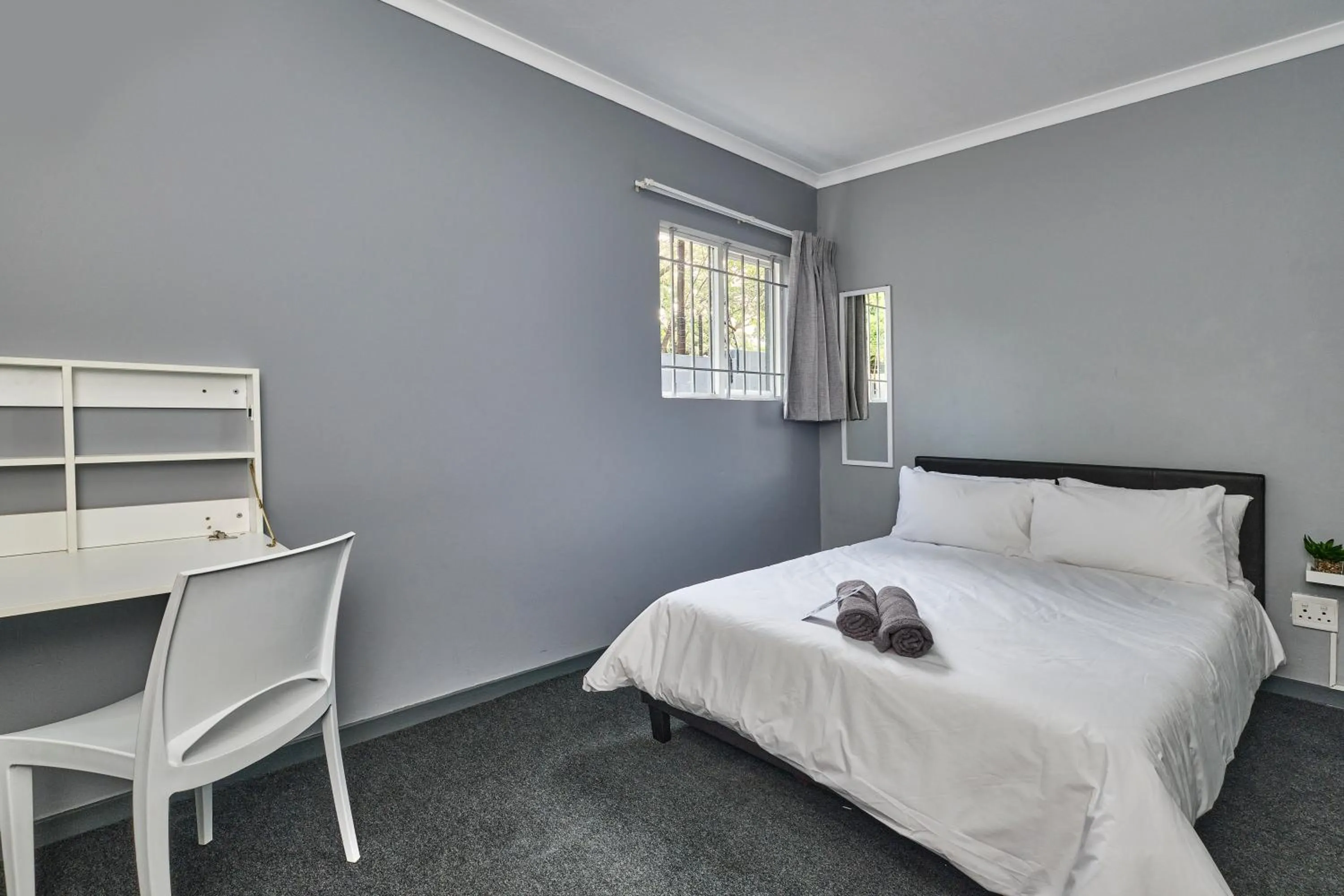 Bed in Inn & Out Sandton