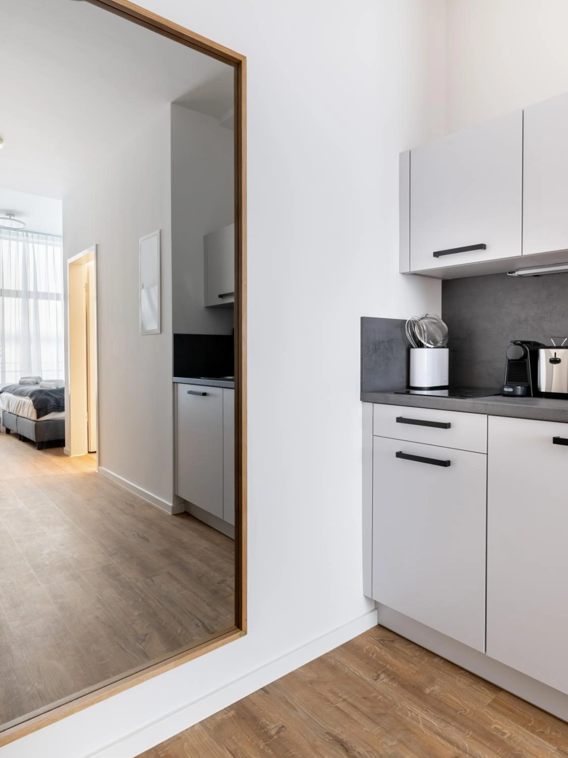 Kitchen or kitchenette in Limehome Augsburg Annastraße