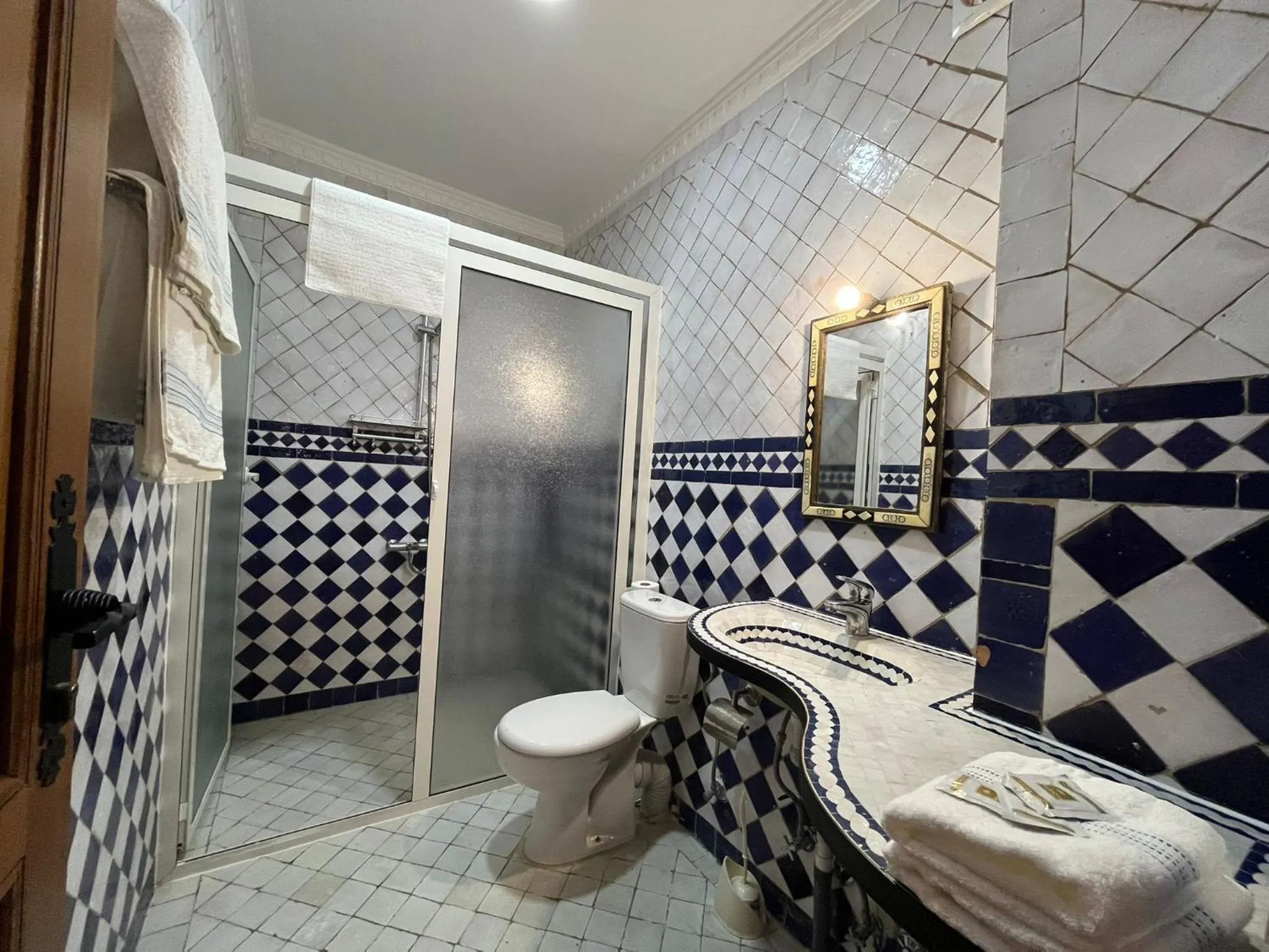 Bathroom in Riad le petit ksar